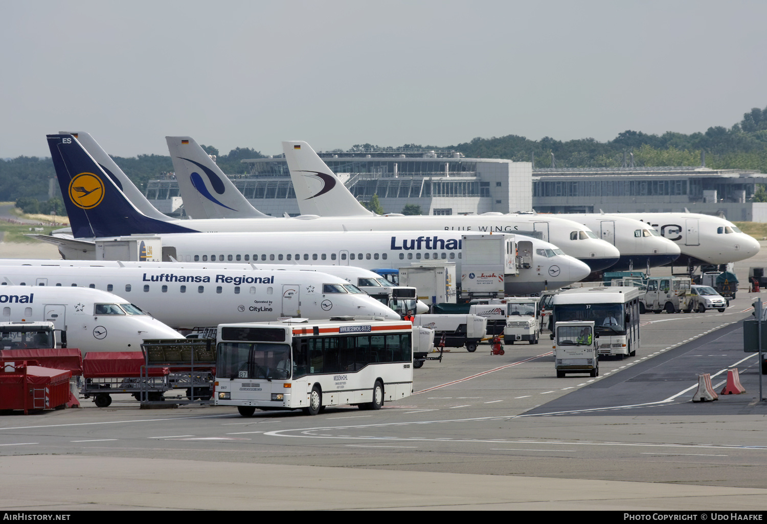 Airport photo of Düsseldorf - International (EDDL / DUS) in Germany | AirHistory.net #638981