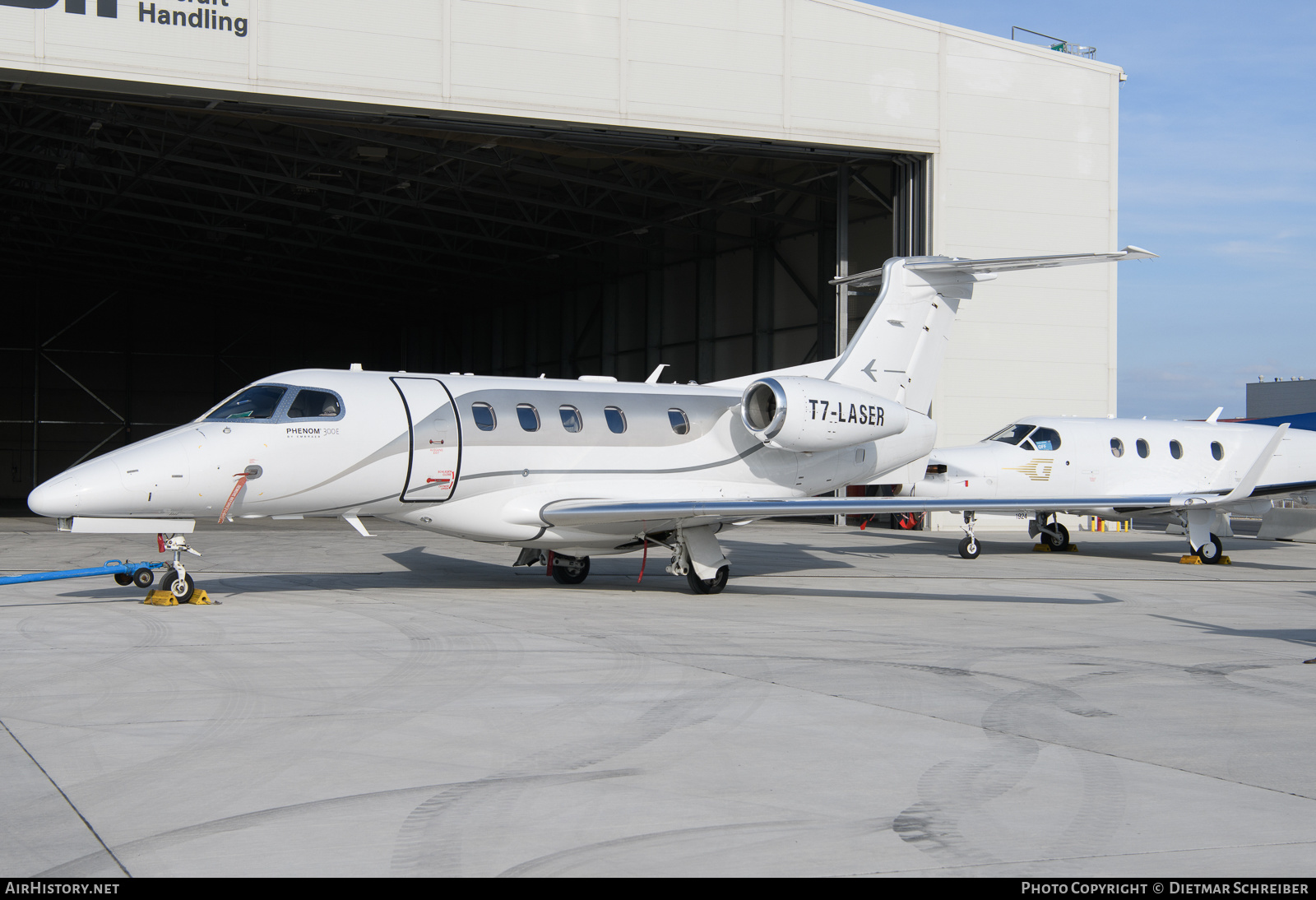 Aircraft Photo of T7-LASER | Embraer EMB-505 Phenom 300 | AirHistory.net #639049