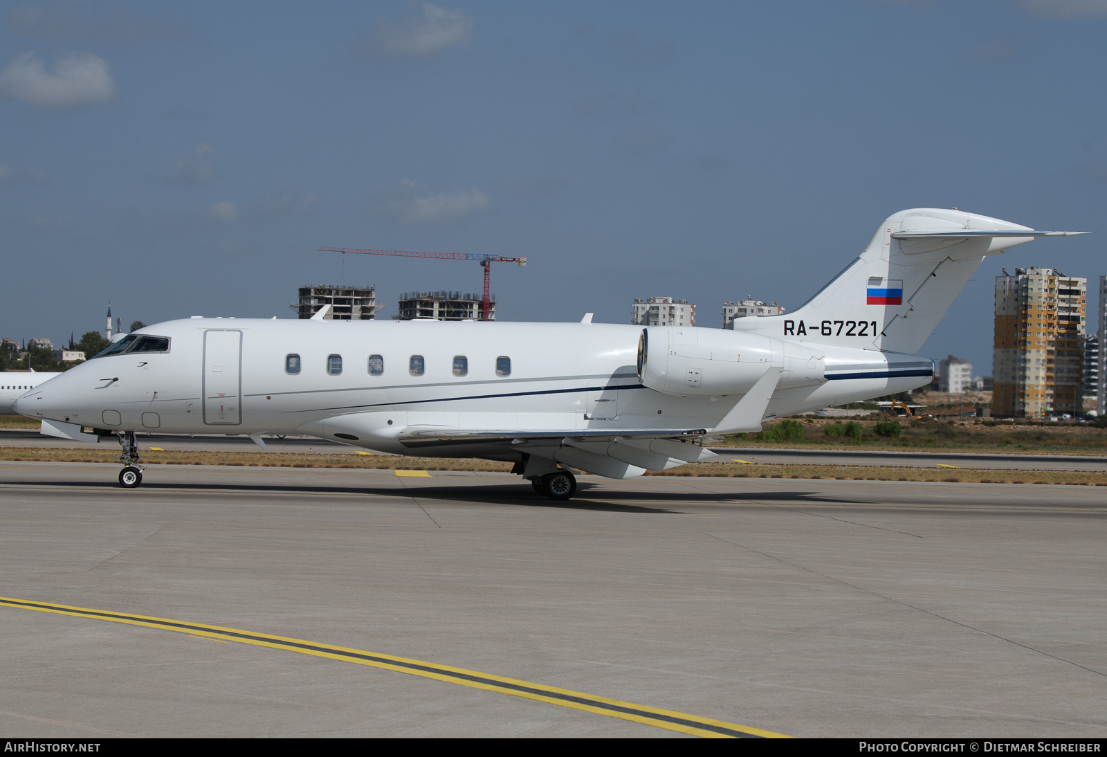 Aircraft Photo of RA-67221 | Bombardier Challenger 300 (BD-100-1A10) | AirHistory.net #639116