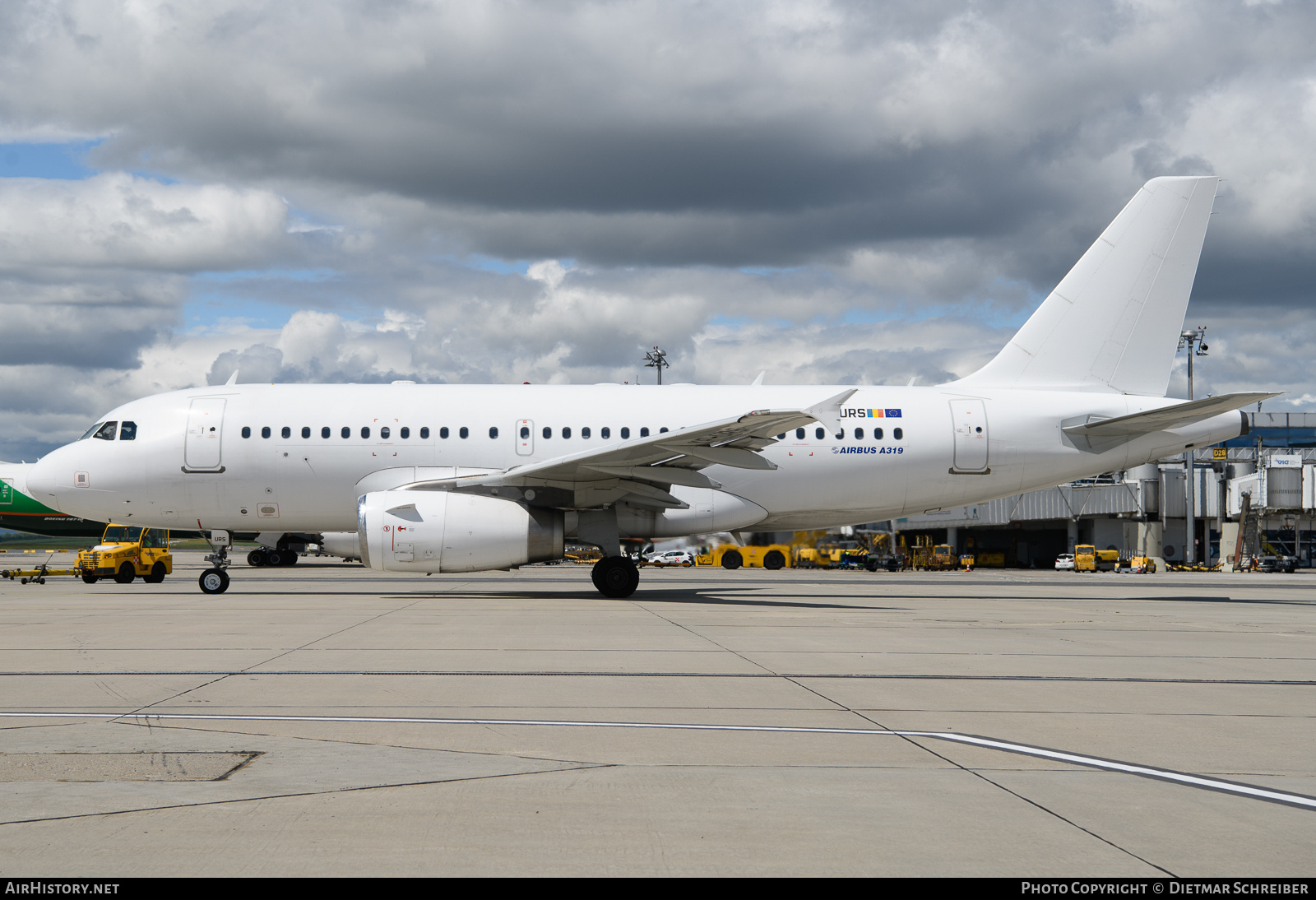 Aircraft Photo of YR-URS | Airbus A319-132 | AirHistory.net #639155