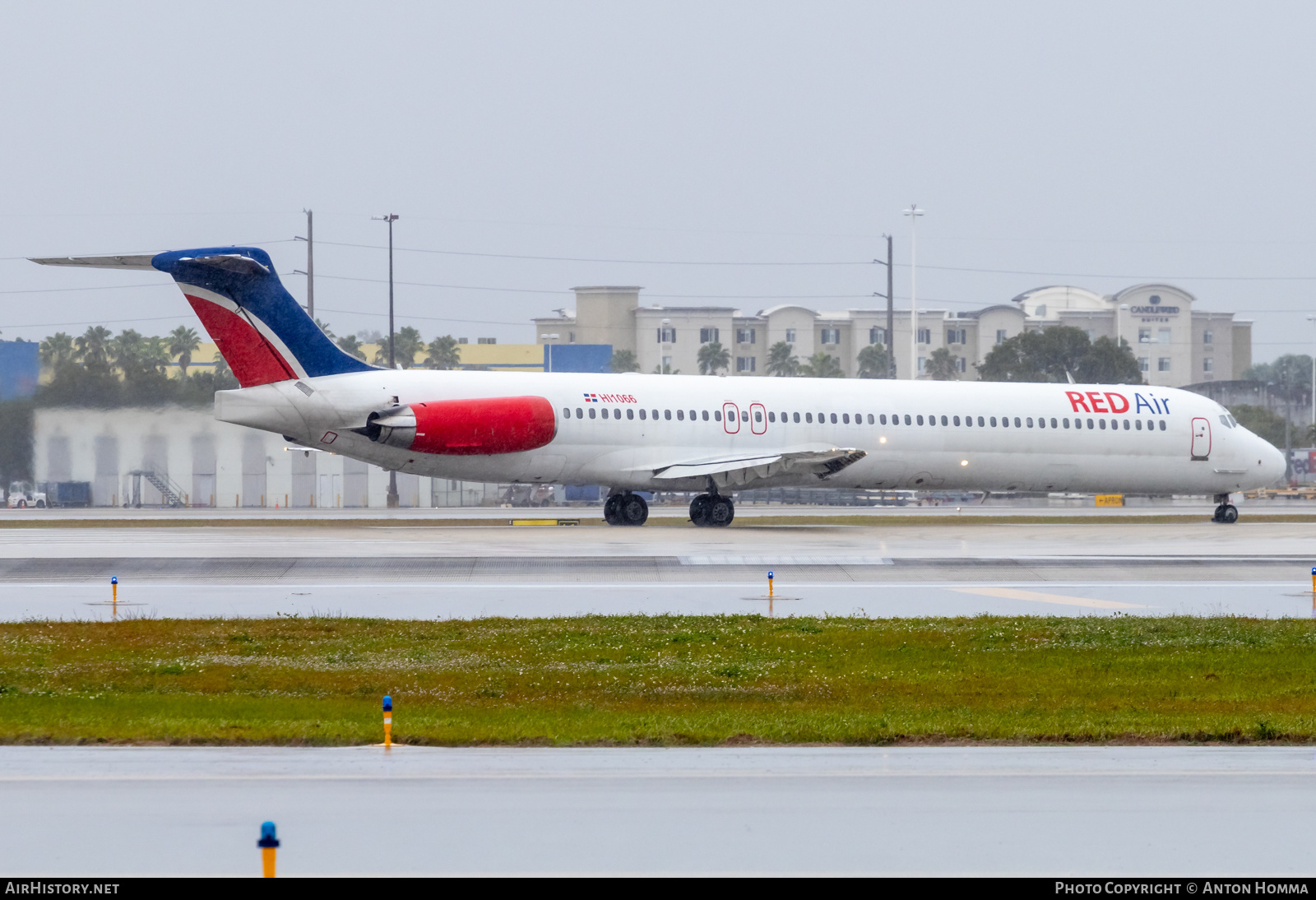 Aircraft Photo of HI1066 | McDonnell Douglas MD-82 (DC-9-82) | Red Air | AirHistory.net #639161