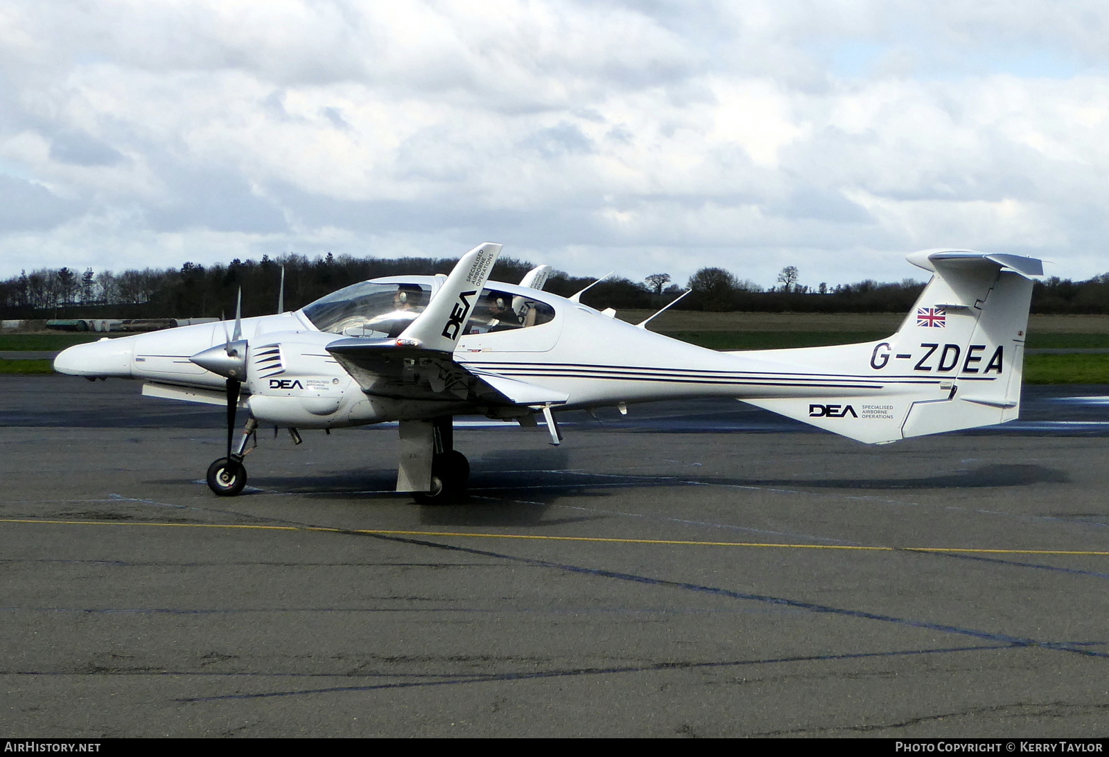 Aircraft Photo of G-ZDEA | Diamond DA42 Twin Star | DEA Specialised Airborne Operations | AirHistory.net #639195