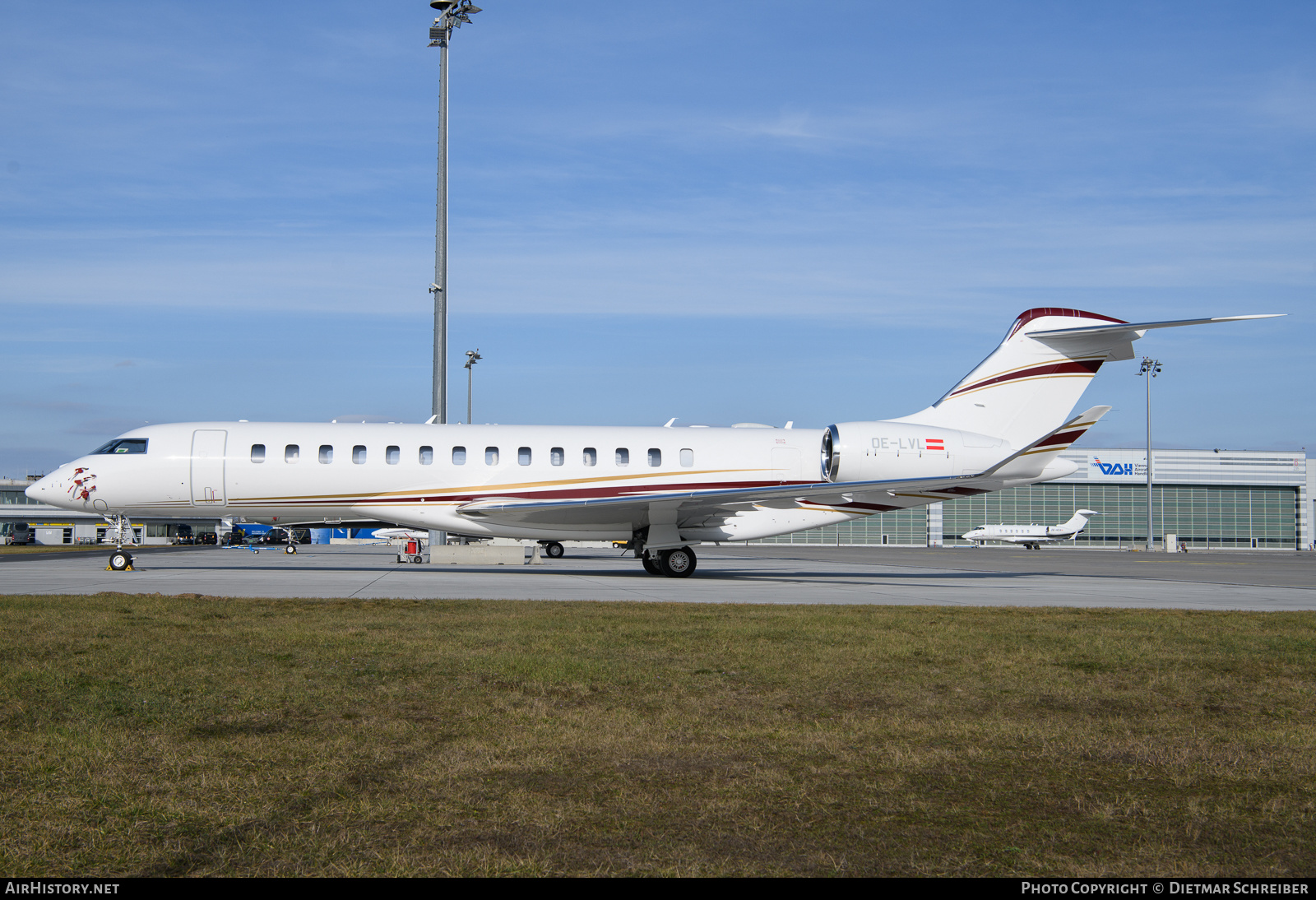 Aircraft Photo of OE-LVL | Bombardier Global 7500 (BD-700-2A12) | AirHistory.net #639204