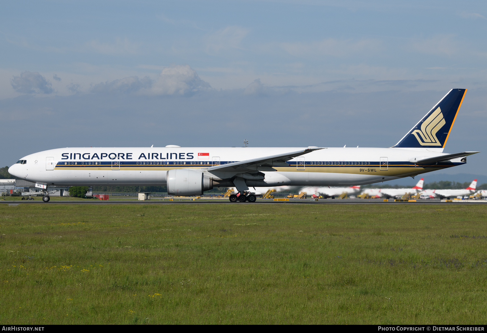 Aircraft Photo of 9V-SWL | Boeing 777-312/ER | Singapore Airlines | AirHistory.net #639206