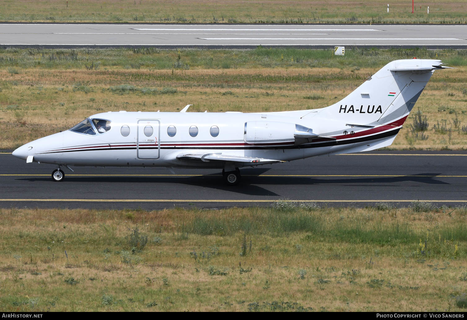 Aircraft Photo of HA-LUA | Beech Beechjet 400A | AirHistory.net #639362