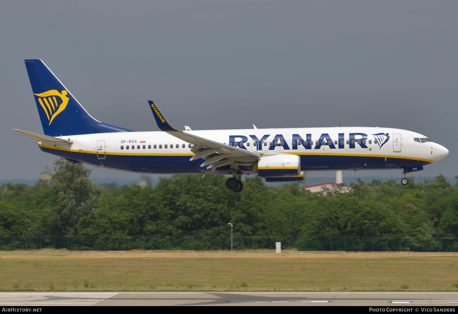 Aircraft Photo of SP-RSS | Boeing 737-800 | Ryanair | AirHistory.net #639794