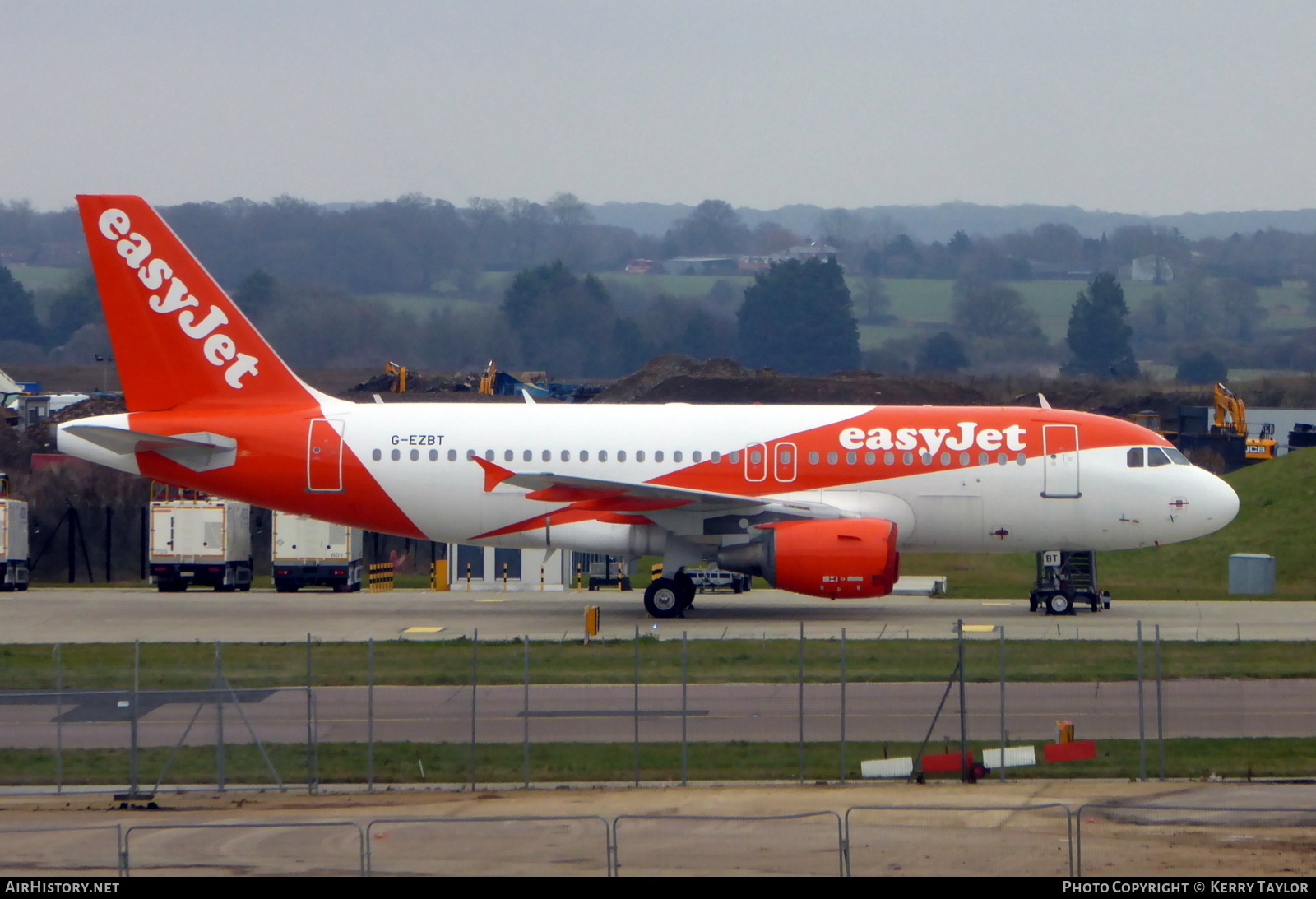 Aircraft Photo of G-EZBT | Airbus A319-111 | EasyJet | AirHistory.net #639963