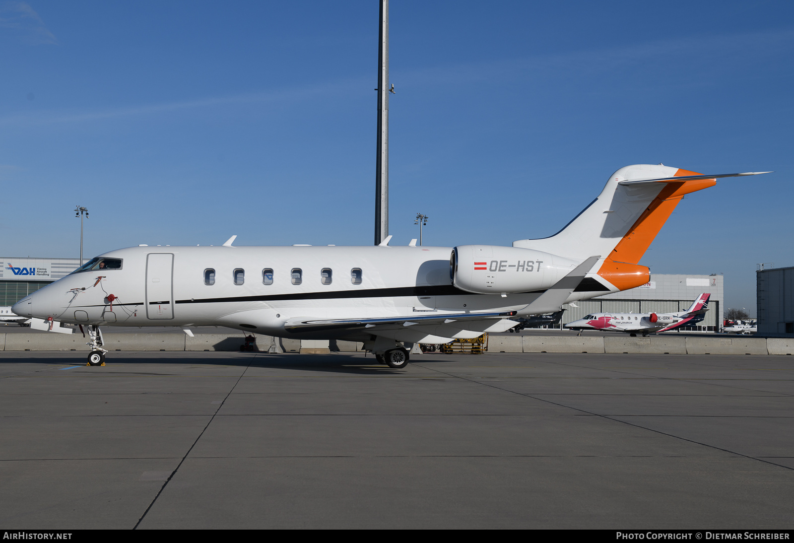 Aircraft Photo of OE-HST | Bombardier Challenger 350 (BD-100-1A10) | AirHistory.net #640066