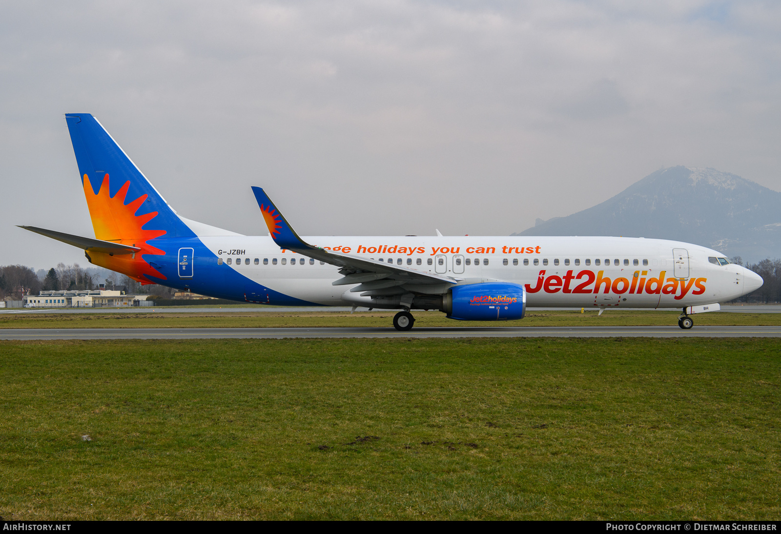 Aircraft Photo of G-JZBH | Boeing 737-800 | Jet2 Holidays | AirHistory.net #640075