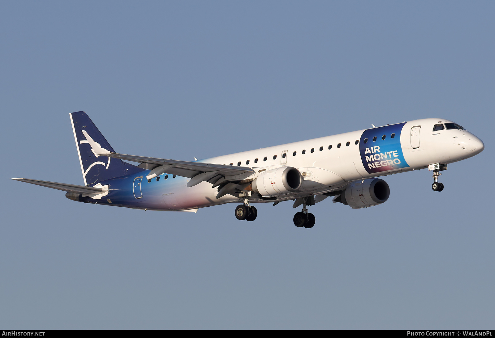 Aircraft Photo of 4O-AOB | Embraer 195LR (ERJ-190-200LR) | Air Montenegro | AirHistory.net #640106