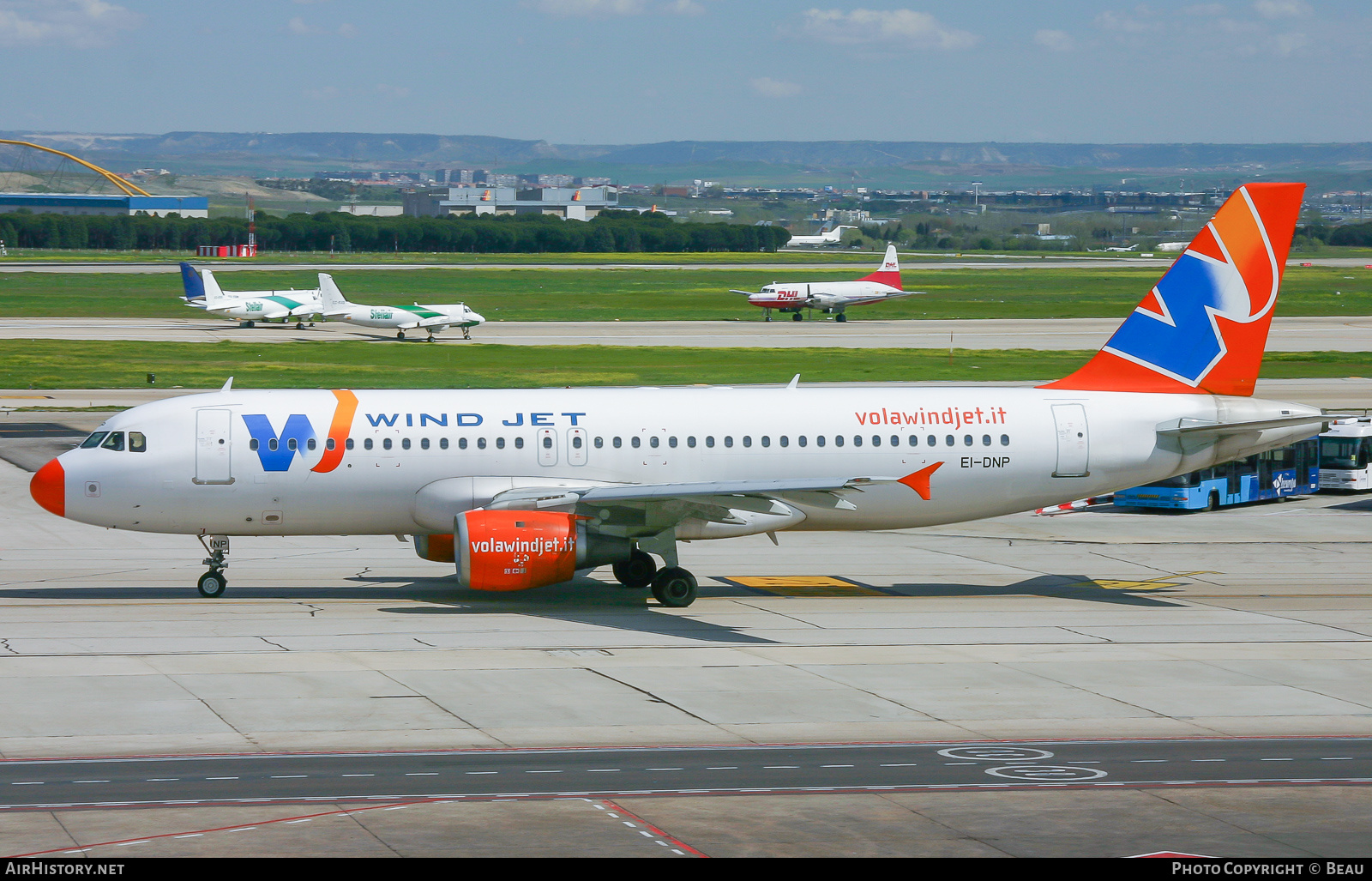 Aircraft Photo of EI-DNP | Airbus A320-212 | Wind Jet | AirHistory.net #640114