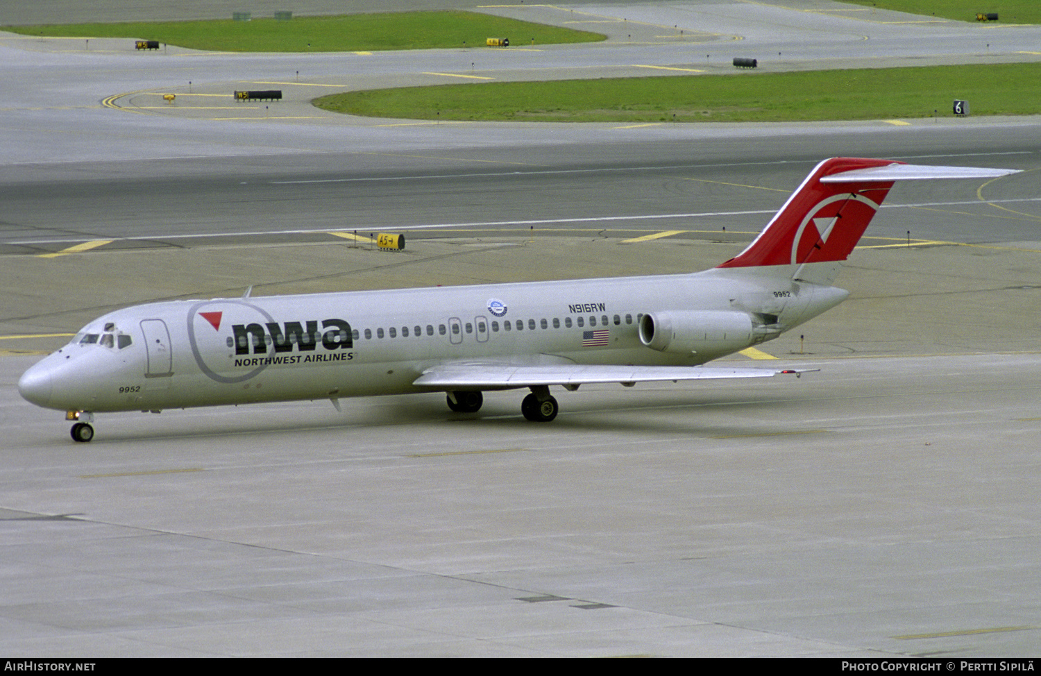 Aircraft Photo of N916RW | McDonnell Douglas DC-9-31 | Northwest Airlines | AirHistory.net #640316