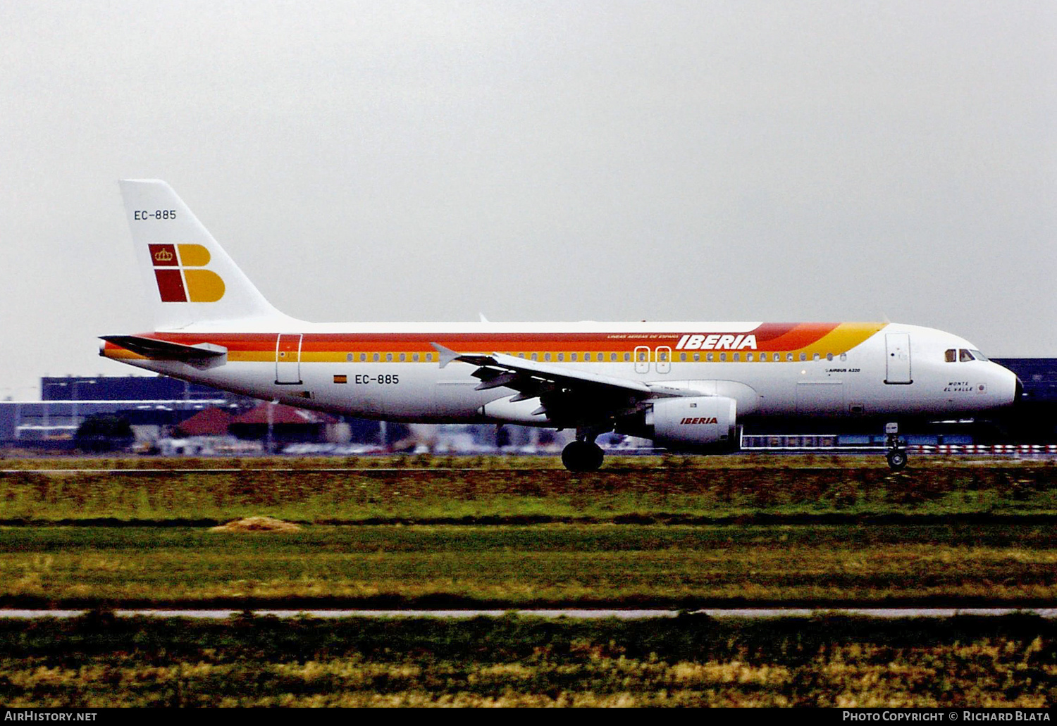 Aircraft Photo of EC-885 | Airbus A320-211 | Iberia | AirHistory.net #640320