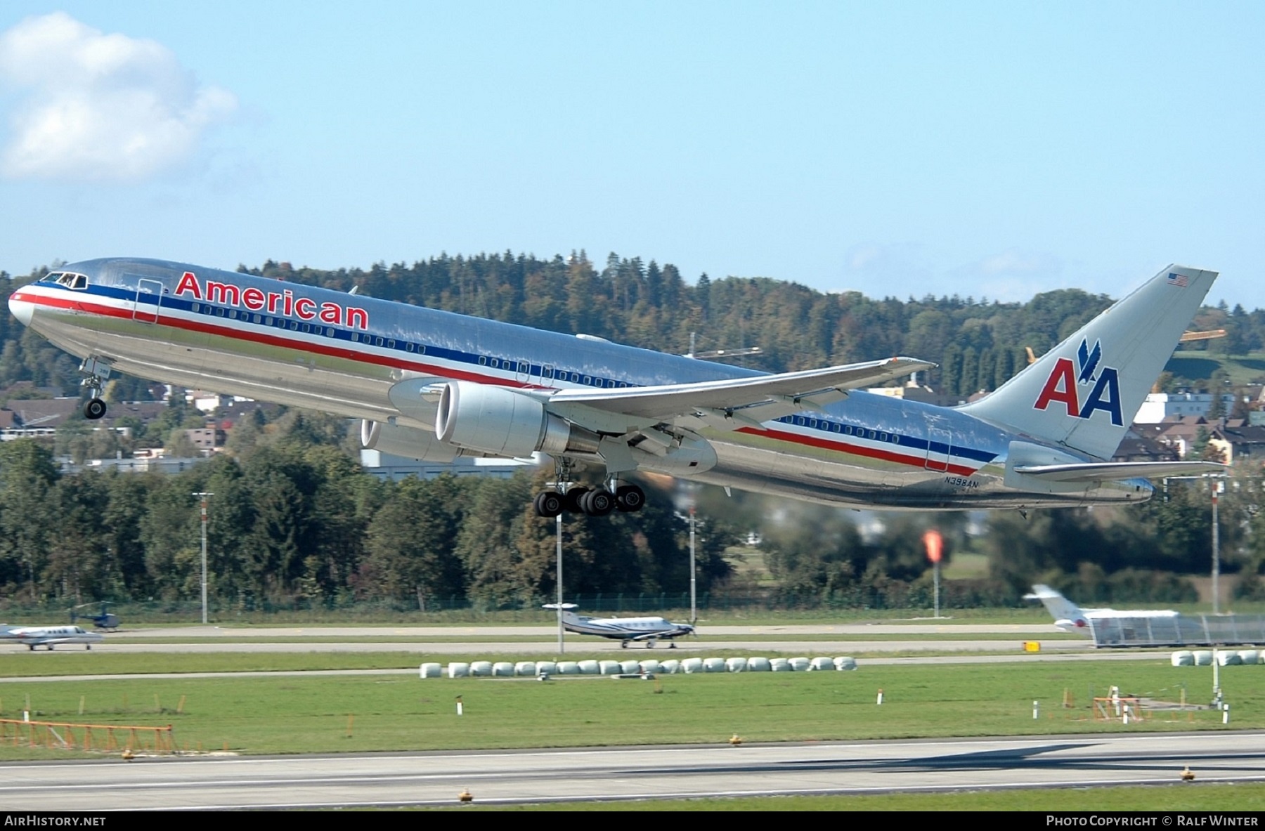 Aircraft Photo of N398AN | Boeing 767-323/ER | American Airlines | AirHistory.net #640330