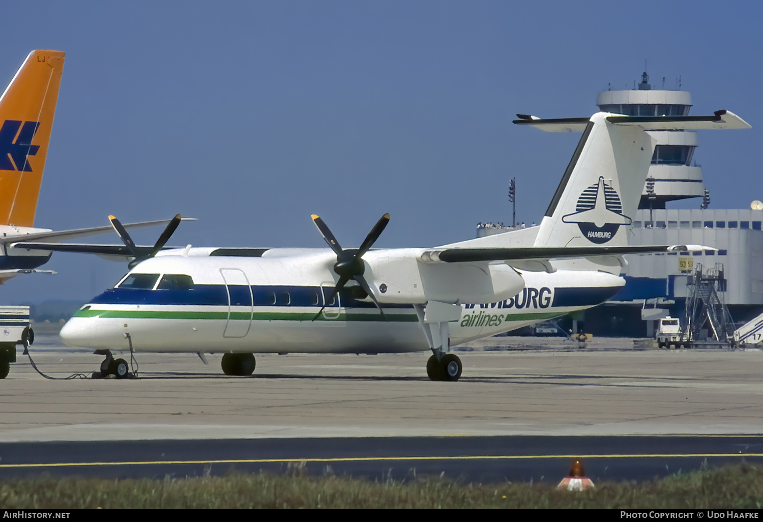 Aircraft Photo of EI-BWX | De Havilland Canada DHC-8-102 Dash 8 | Hamburg Airlines | AirHistory.net #640346