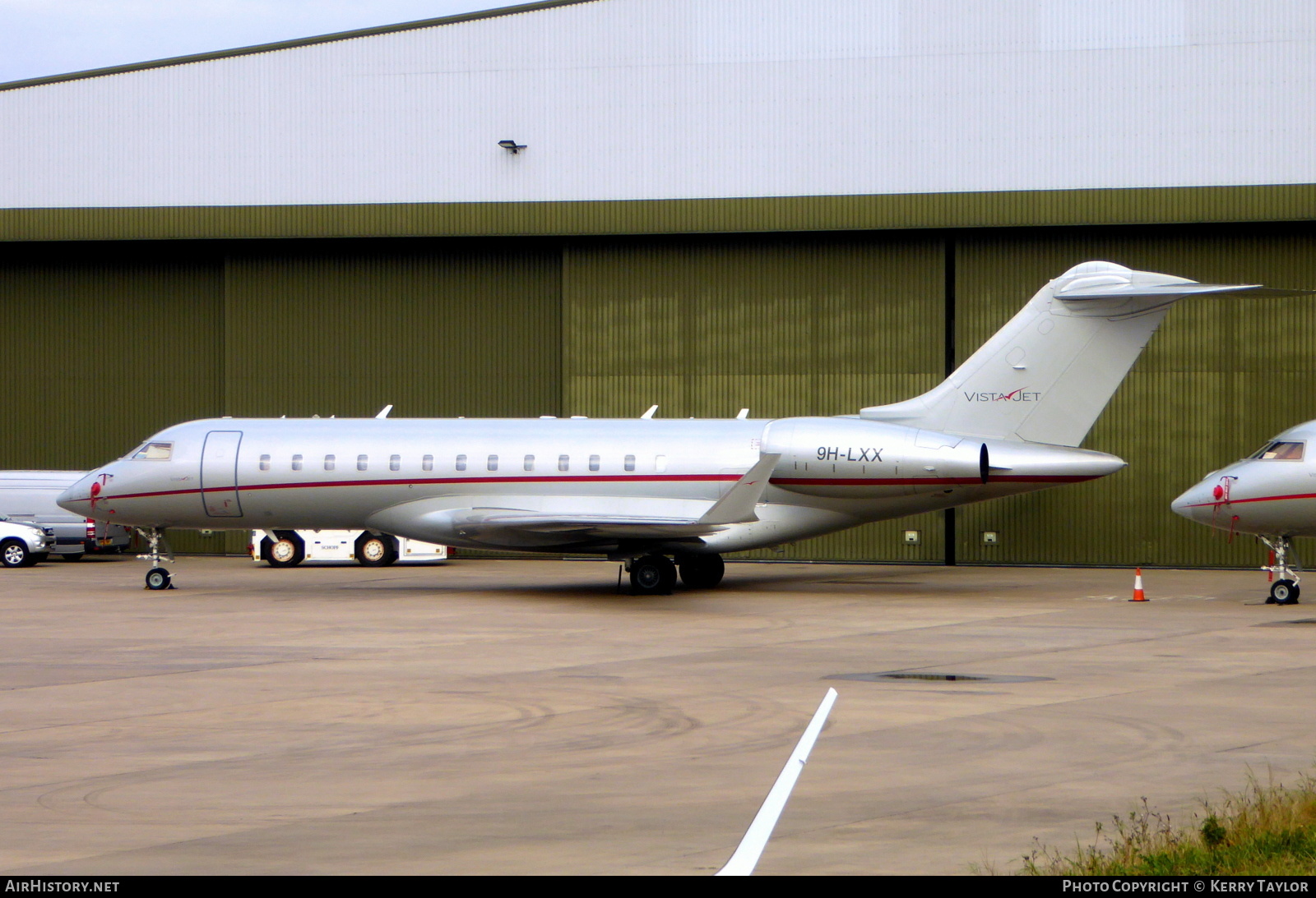 Aircraft Photo of 9H-LXX | Bombardier Global Express XRS (BD-700-1A10) | VistaJet | AirHistory.net #640376