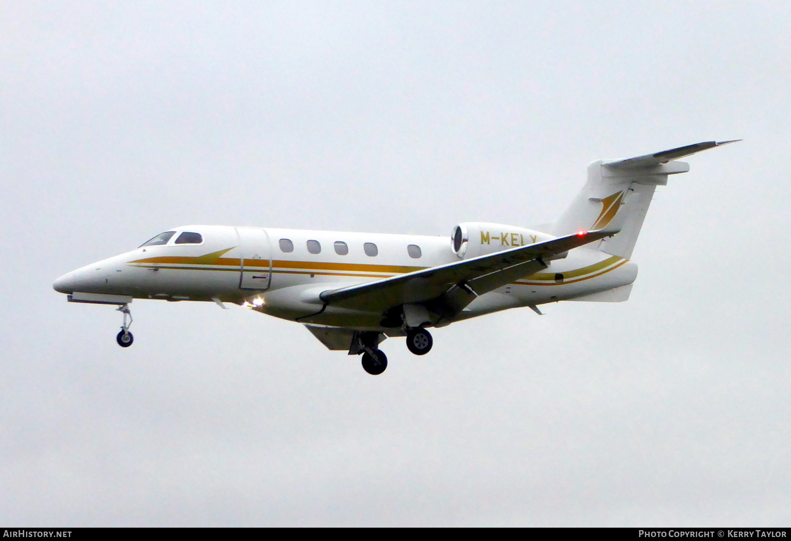 Aircraft Photo of M-KELY | Embraer EMB-505 Phenom 300 | AirHistory.net #640382