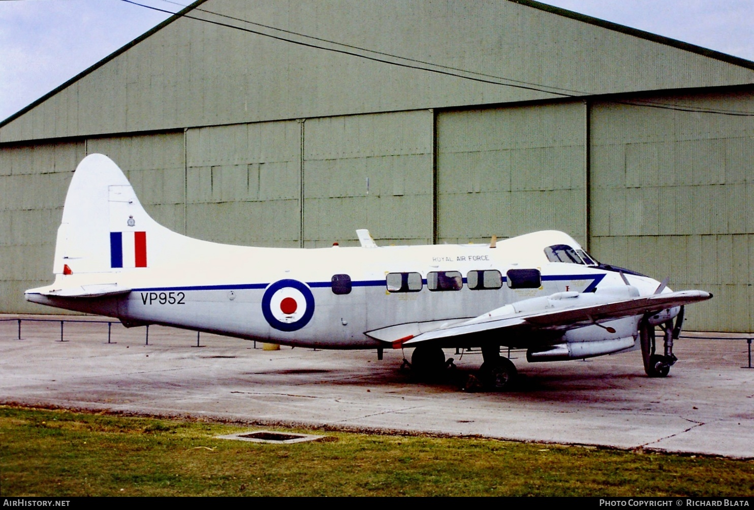 Aircraft Photo of VP952 | De Havilland D.H. 104 Devon C2/2 | UK - Air Force | AirHistory.net #640407