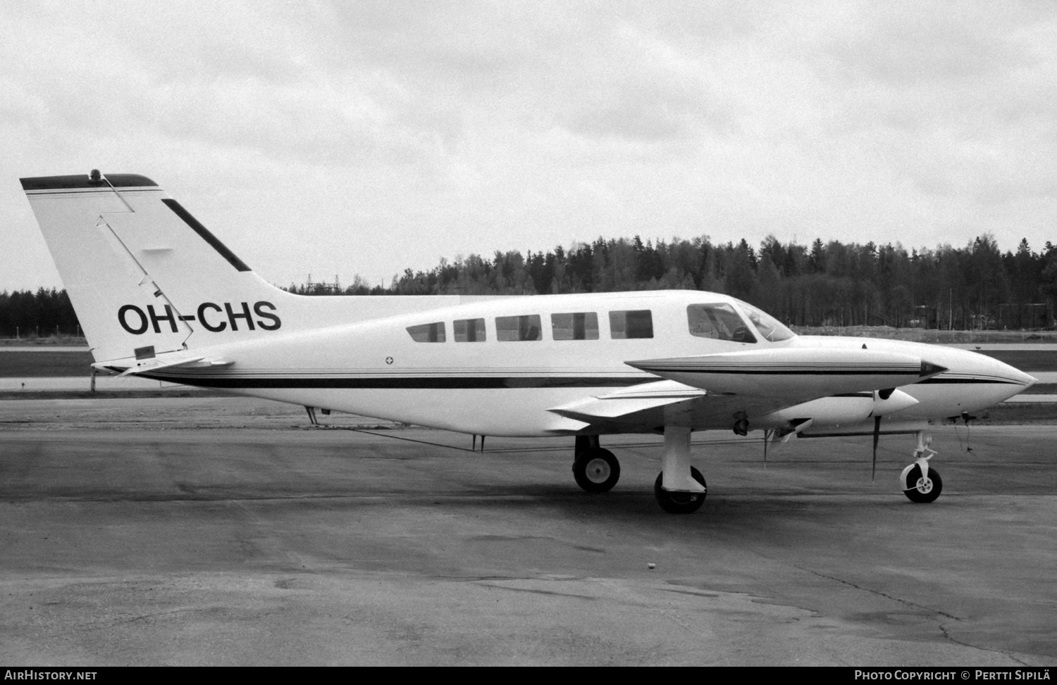 Aircraft Photo of OH-CHS | Cessna 402B Businessliner | AirHistory.net #640413
