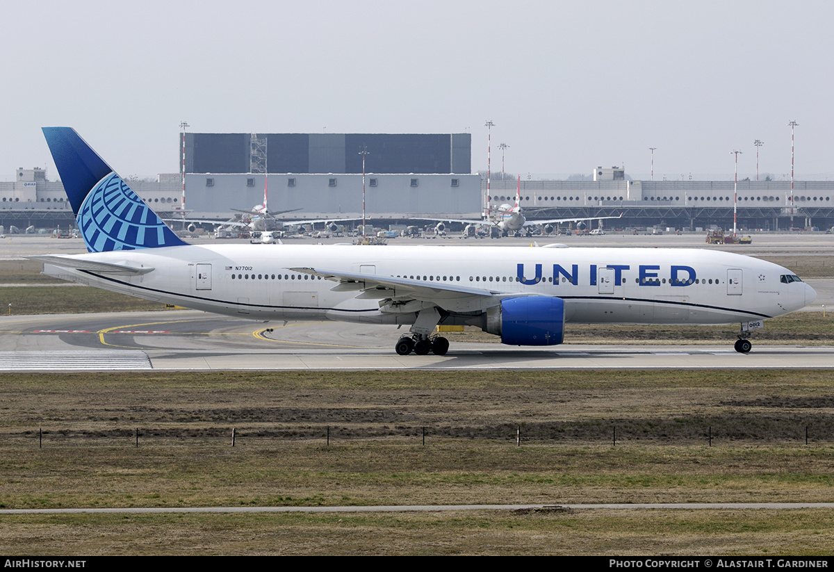 Aircraft Photo of N77012 | Boeing 777-224/ER | United Airlines | AirHistory.net #640453