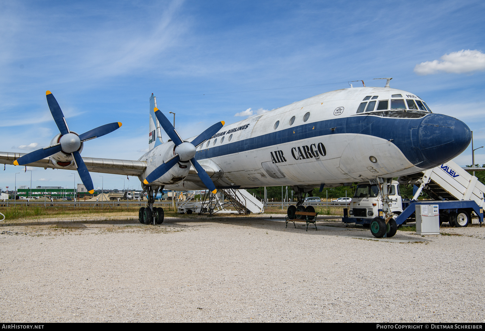 Aircraft Photo of HA-MOG | Ilyushin Il-18Gr | Malév - Hungarian Airlines Air Cargo | AirHistory.net #640487