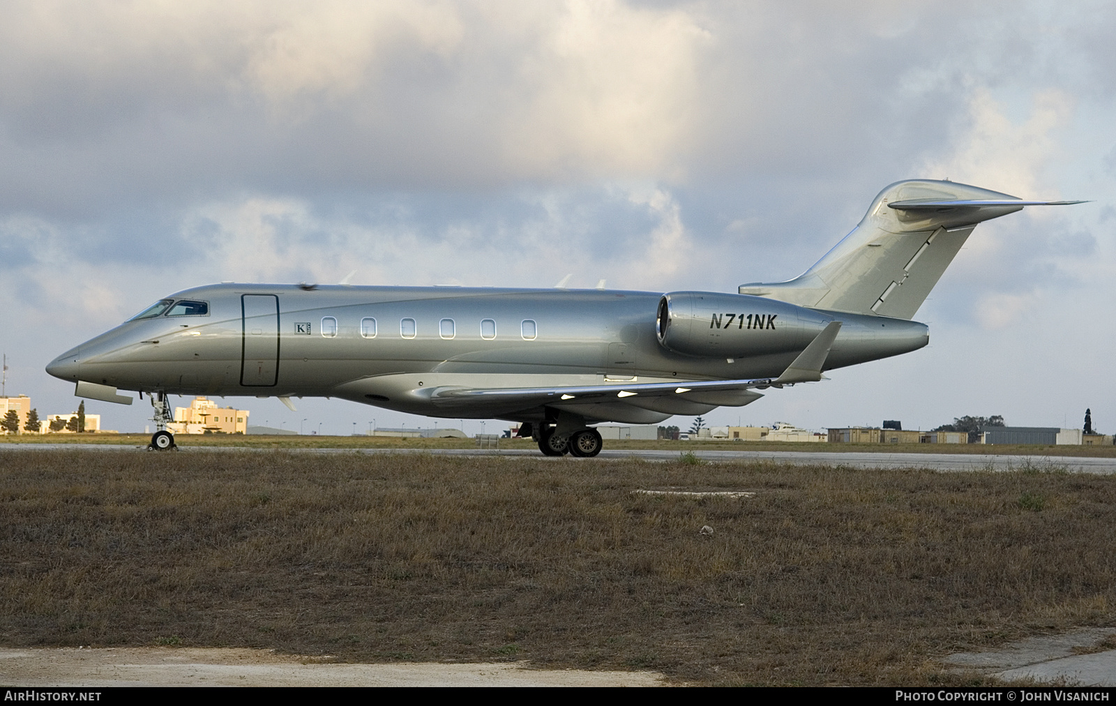 Aircraft Photo of N711NK | Bombardier Challenger 300 (BD-100-1A10) | AirHistory.net #640573