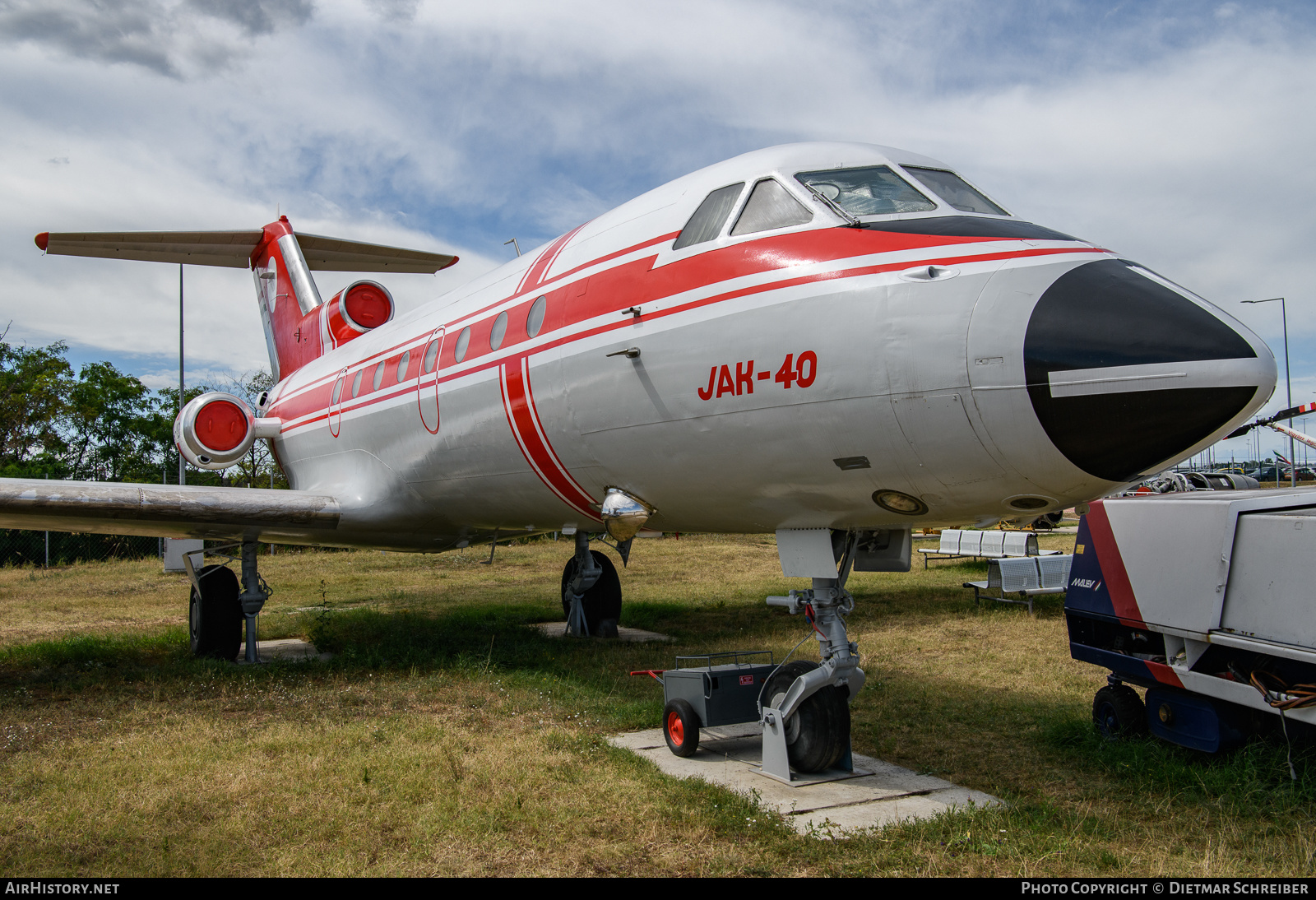 Aircraft Photo of HA-YLR | Yakovlev Yak-40E | LRI - Légiforgalmi és Repülőtéri Igazgatóságot - Flight Inspection Service | AirHistory.net #640635