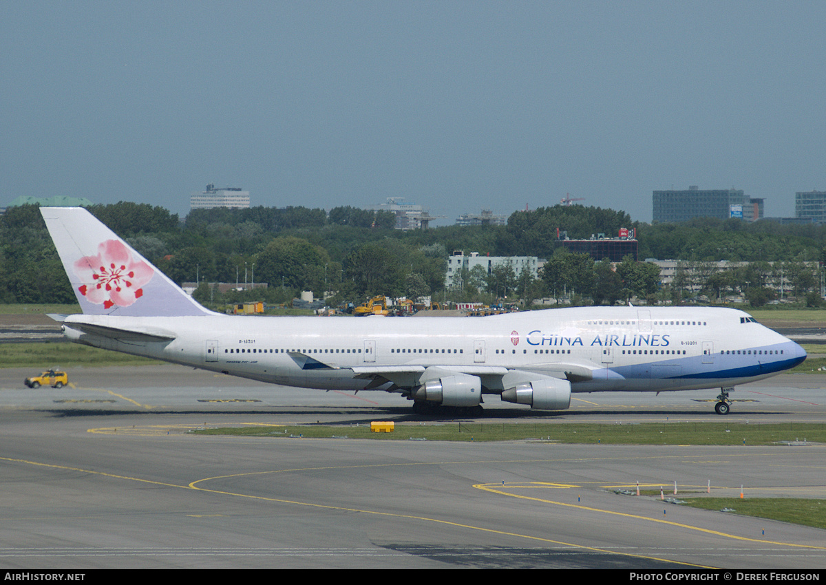 Aircraft Photo of B-18201 | Boeing 747-409 | China Airlines | AirHistory.net #640940