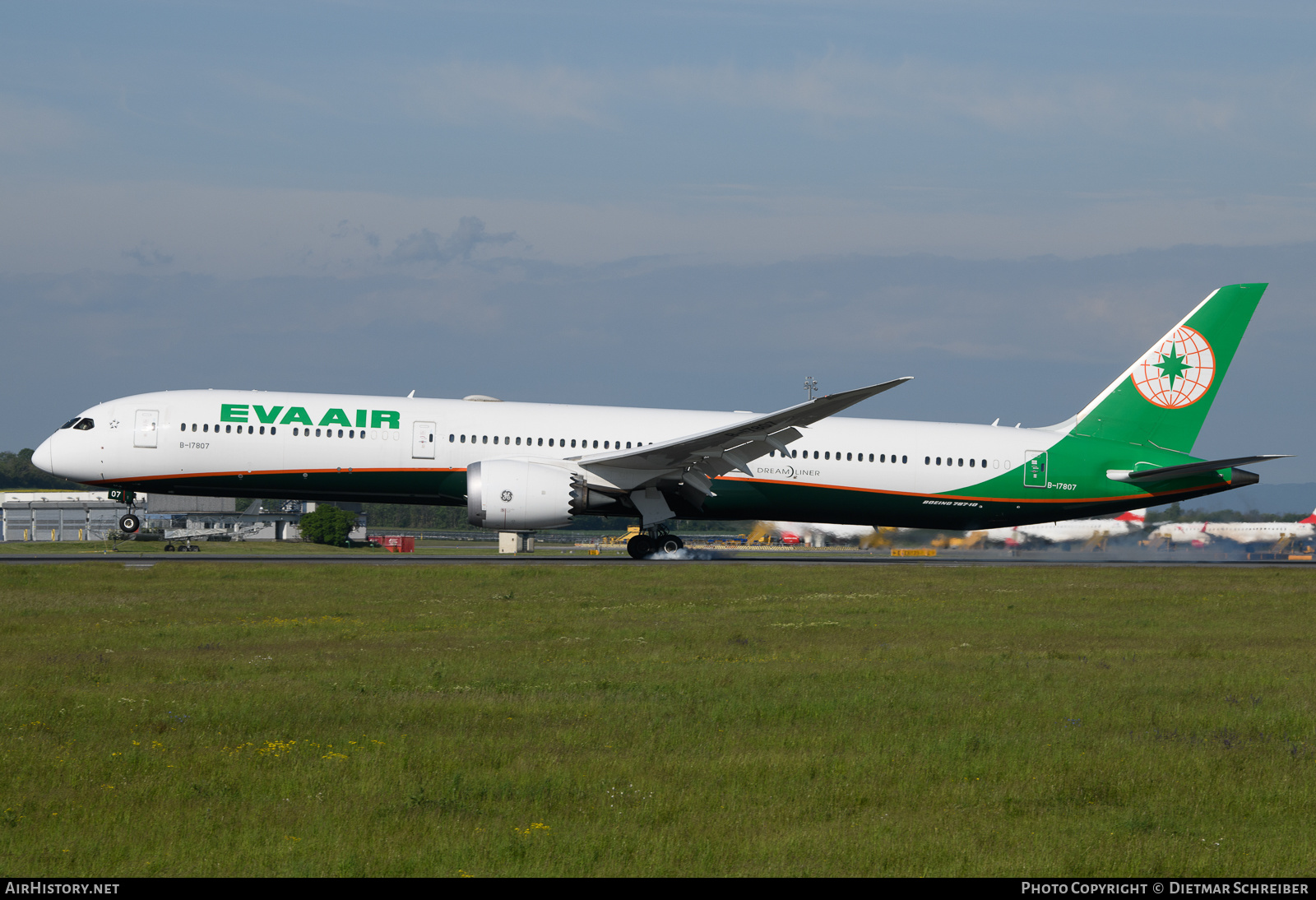 Aircraft Photo of B-17807 | Boeing 787-10 Dreamliner | EVA Air | AirHistory.net #640944