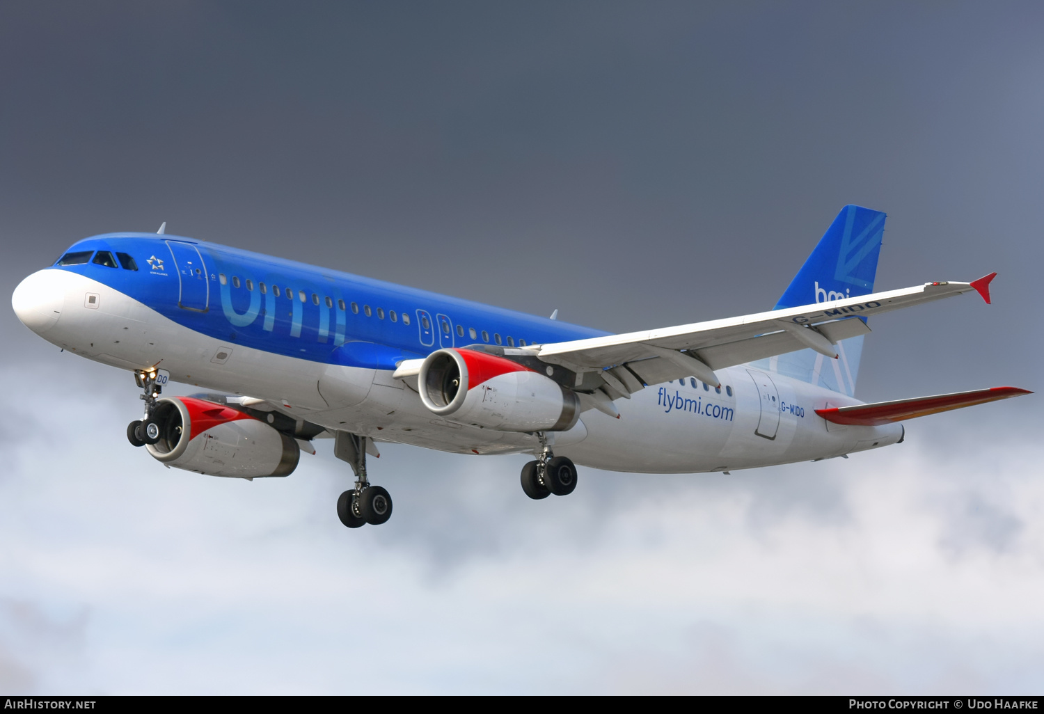 Aircraft Photo of G-MIDO | Airbus A320-232 | BMI - British Midland International | AirHistory.net #640974