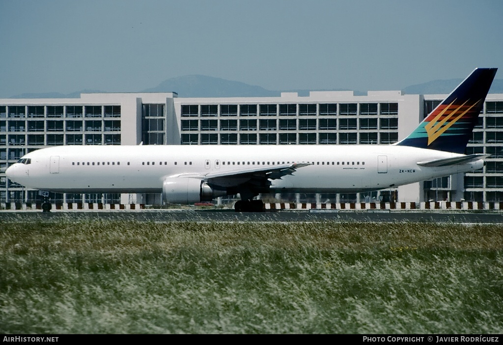 Aircraft Photo of ZK-NCM | Boeing 767-35H/ER | Airtours International | AirHistory.net #640975