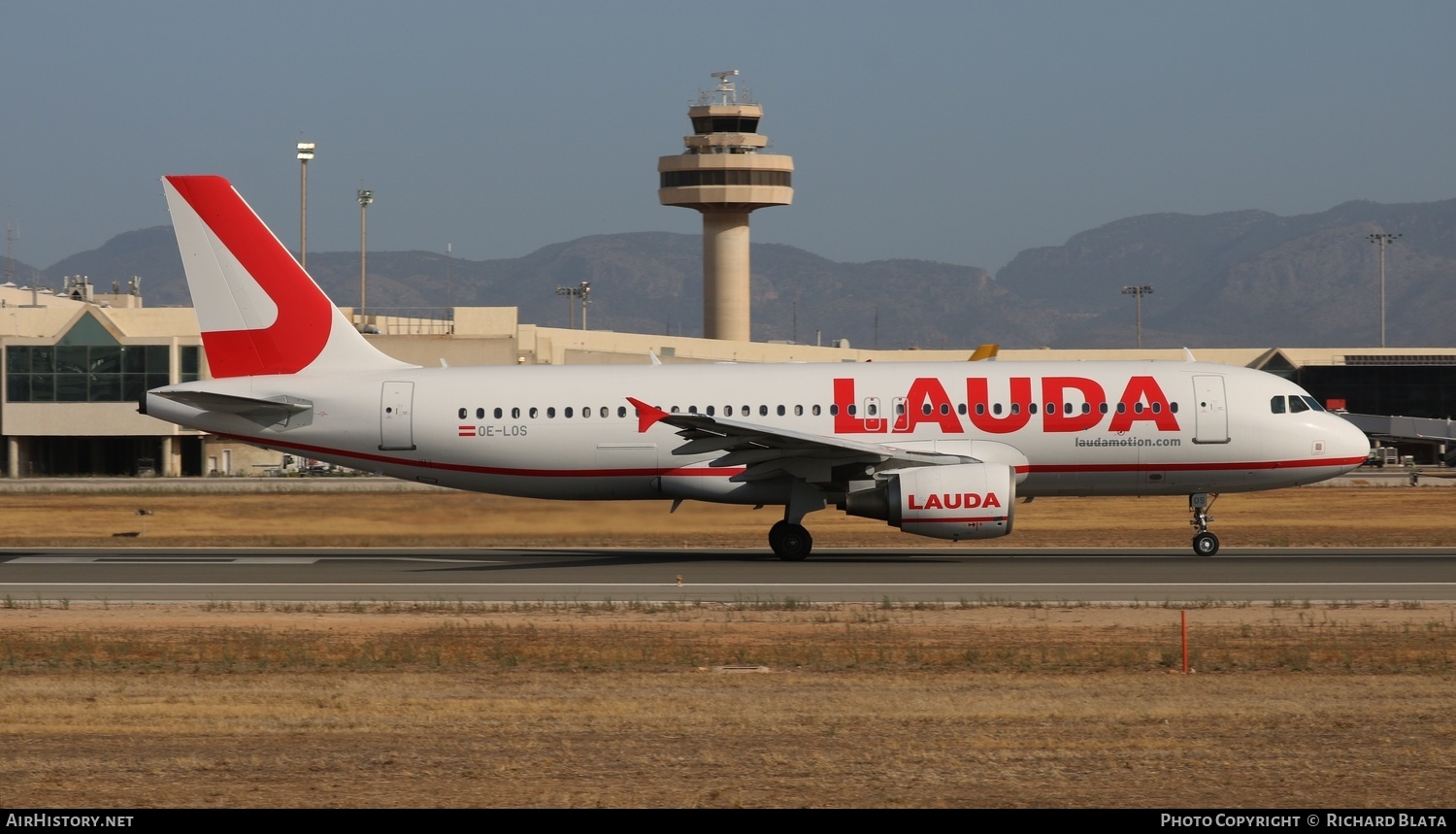 Aircraft Photo of OE-LOS | Airbus A320-214 | Laudamotion | AirHistory.net #641057
