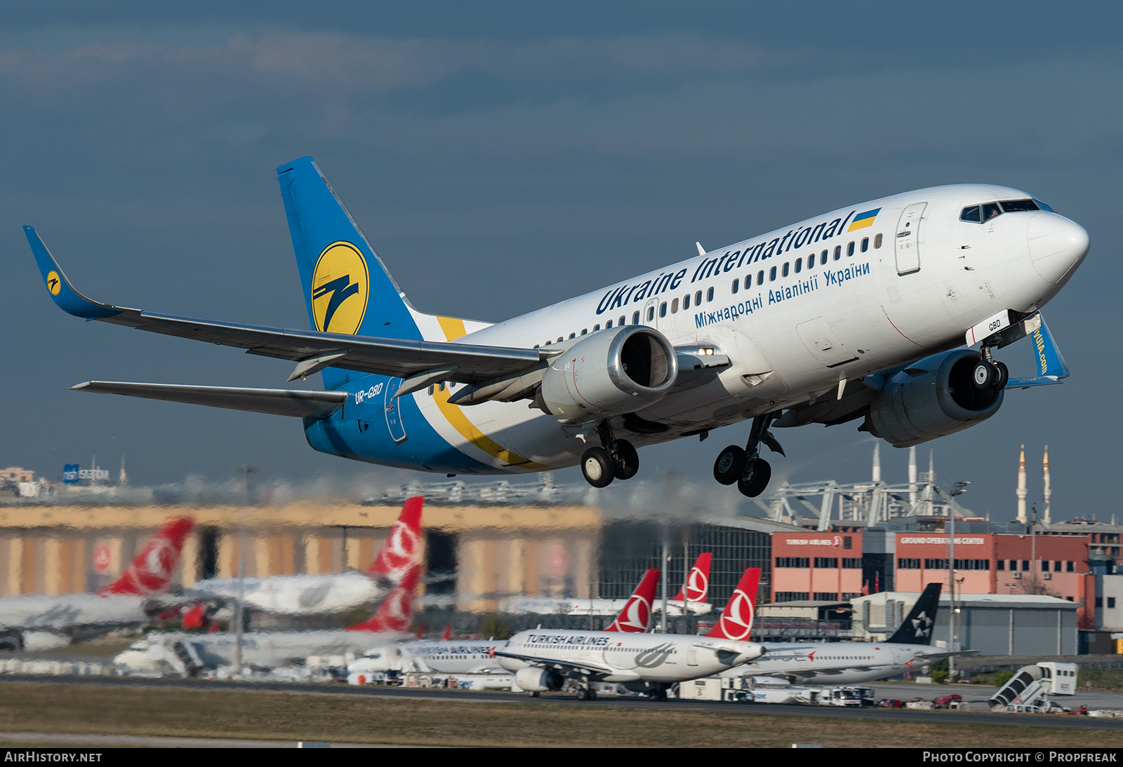 Aircraft Photo of UR-GBD | Boeing 737-36Q | Ukraine International Airlines | AirHistory.net #641096