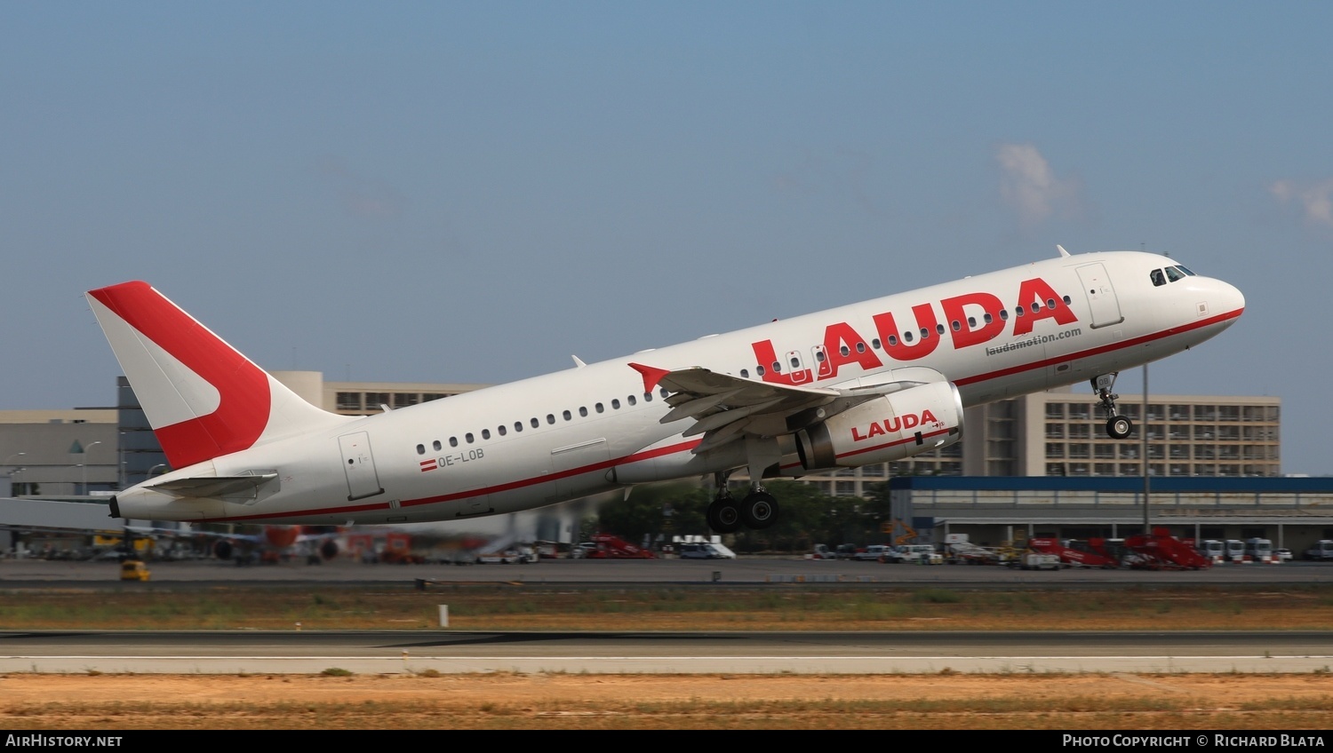 Aircraft Photo of OE-LOB | Airbus A320-232 | Lauda | AirHistory.net #641149