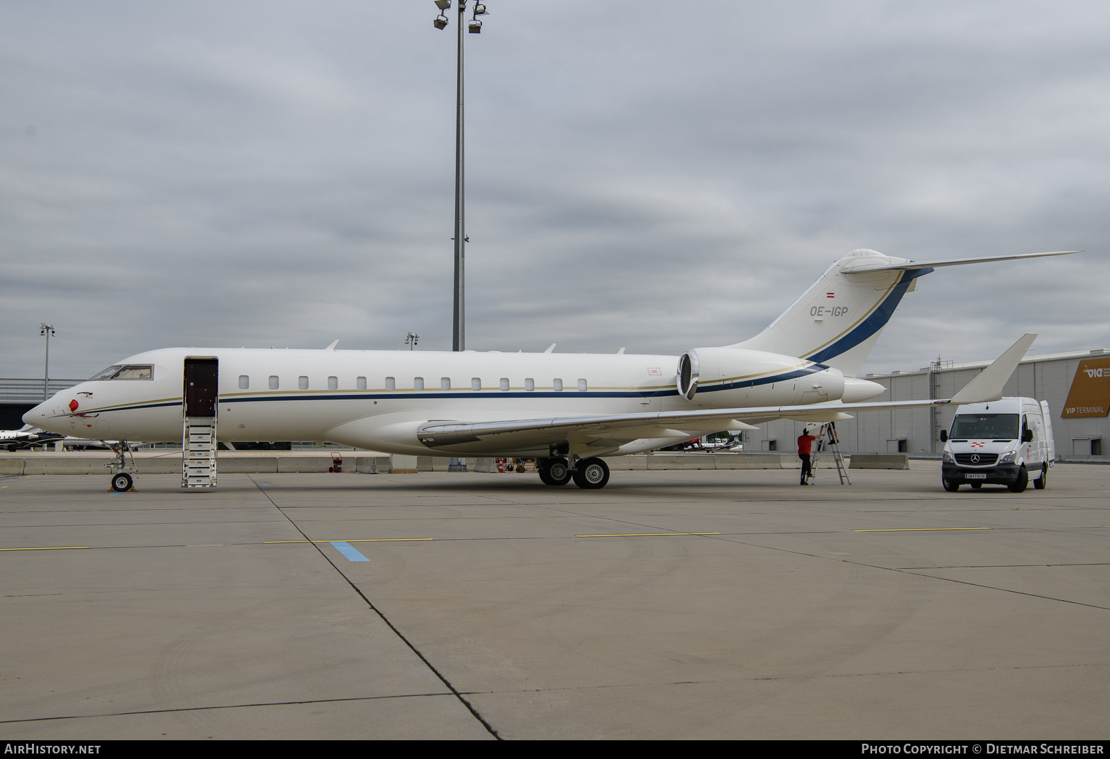 Aircraft Photo of OE-IGP | Bombardier Global Express XRS (BD-700-1A10) | AirHistory.net #641173