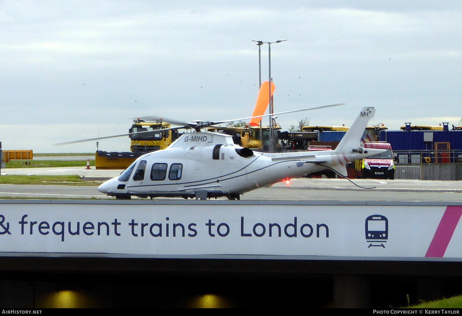 Aircraft Photo of G-MIHD | Agusta A-109S Grand | AirHistory.net #641182