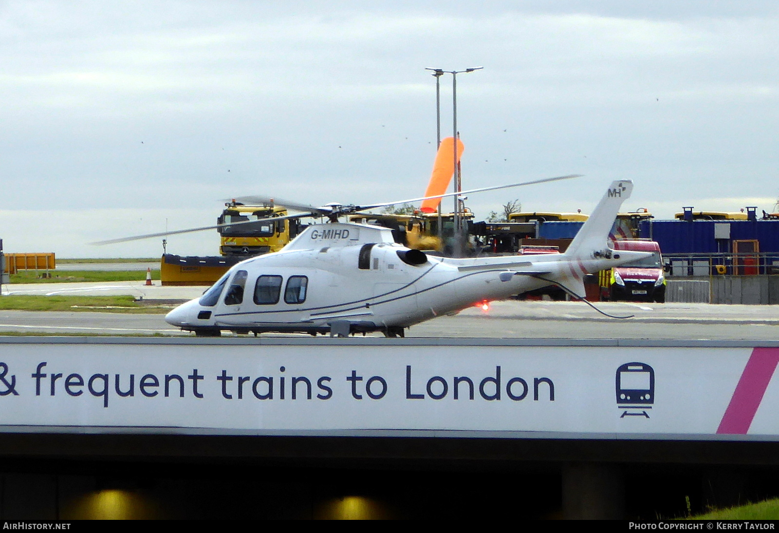 Aircraft Photo of G-MIHD | Agusta A-109S Grand | AirHistory.net #641182