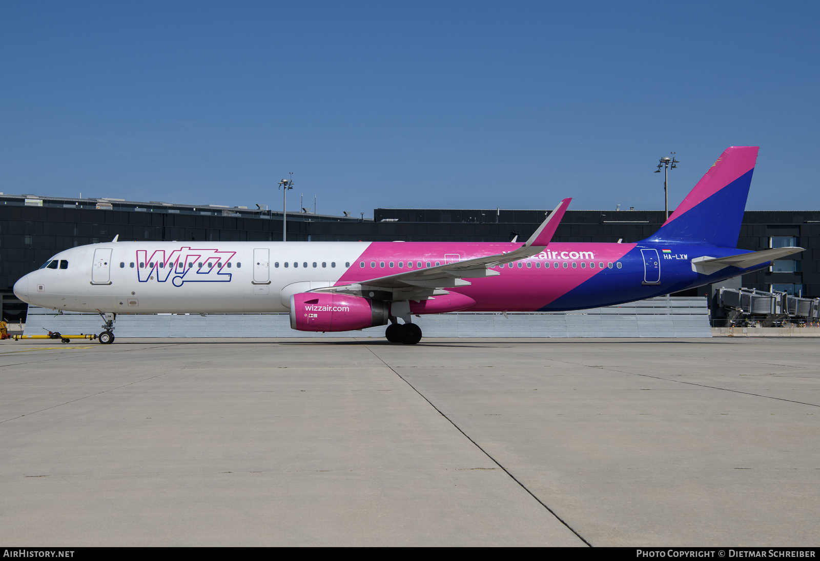 Aircraft Photo of HA-LXW | Airbus A321-231 | Wizz Air | AirHistory.net #641280