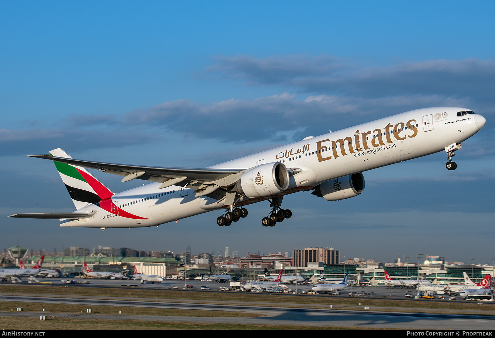 Aircraft Photo of A6-ECB | Boeing 777-31H/ER | Emirates | AirHistory.net #641314