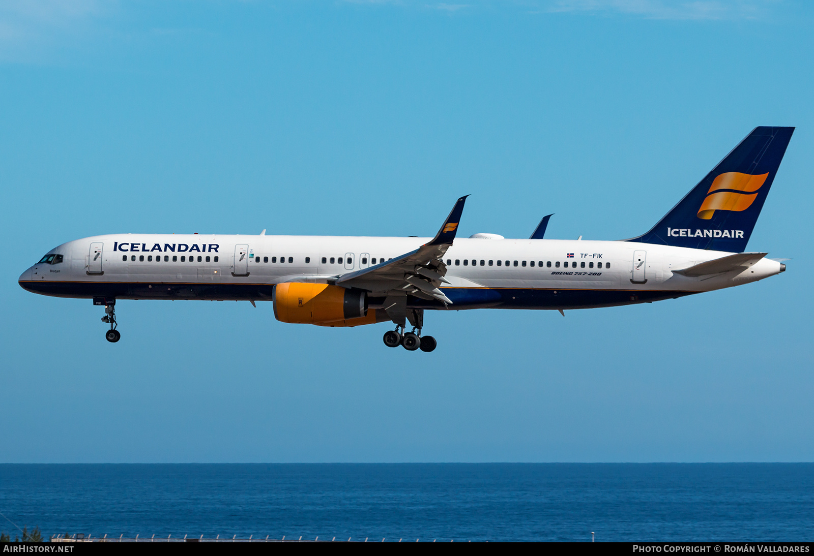 Aircraft Photo of TF-FIK | Boeing 757-256 | Icelandair | AirHistory.net #641349