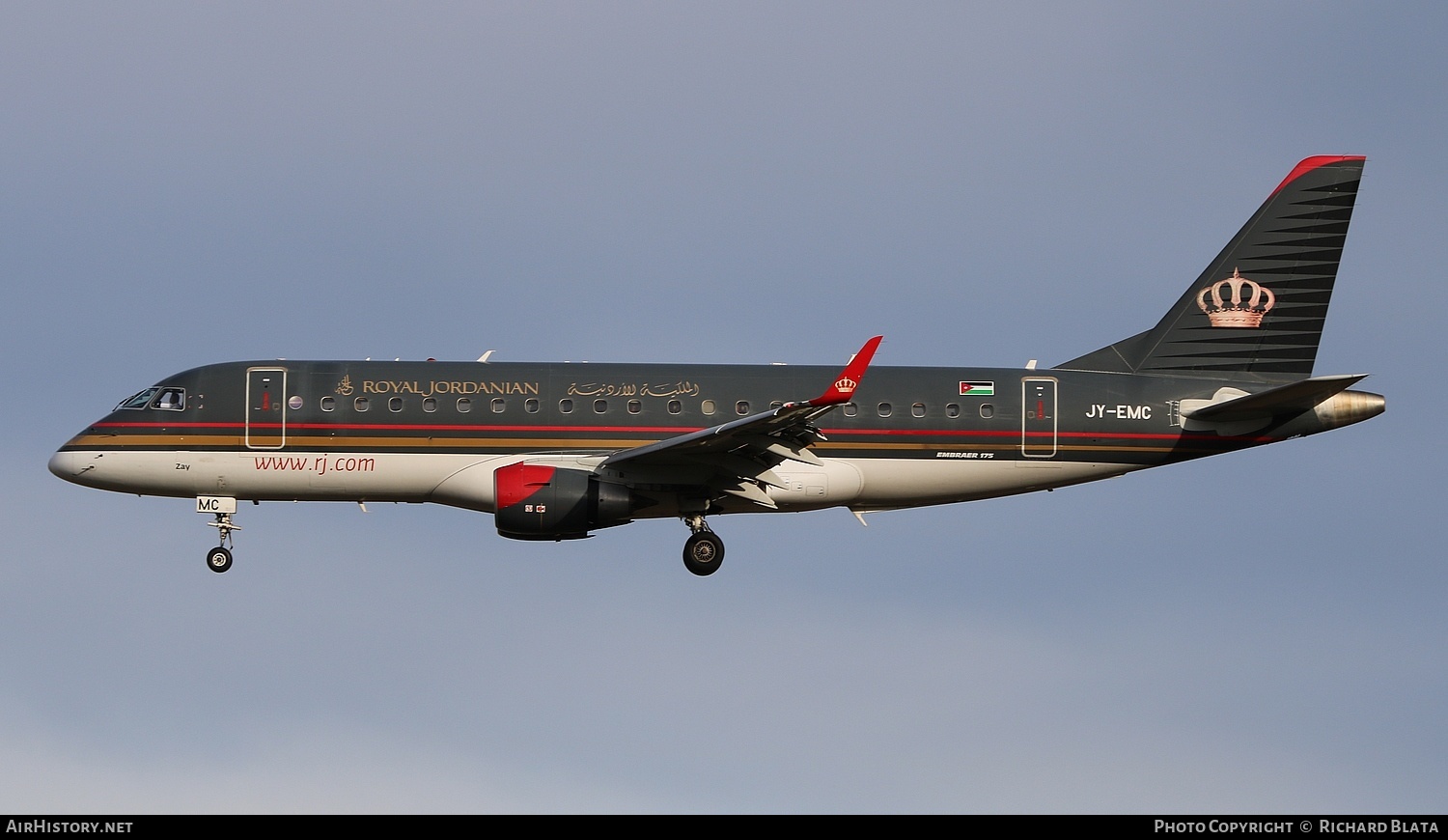 Aircraft Photo of JY-EMC | Embraer 175LR (ERJ-170-200LR) | Royal Jordanian Airlines | AirHistory.net #641362