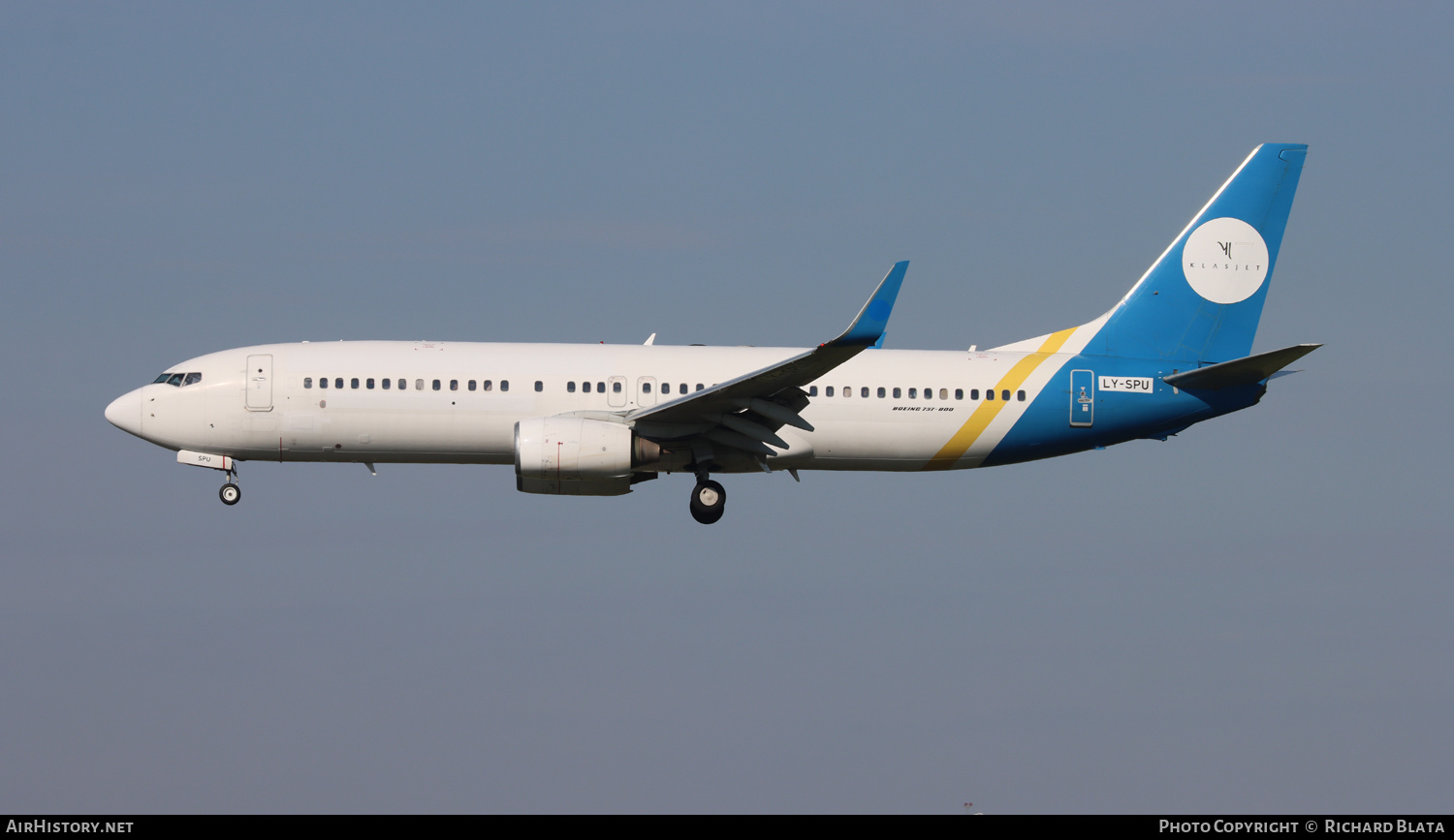Aircraft Photo of LY-SPU | Boeing 737-8Q8 | Klasjet | AirHistory.net #641419