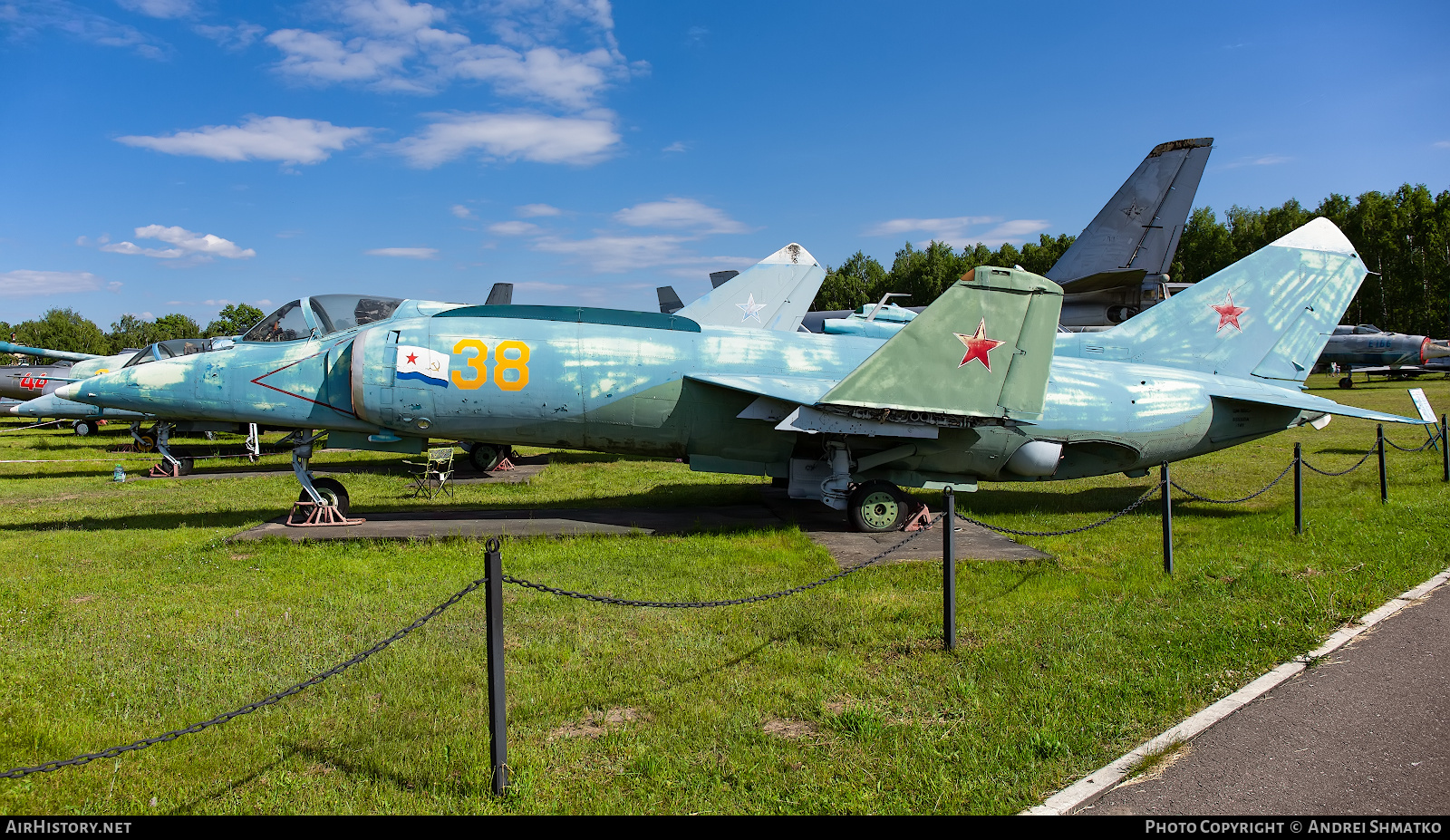 Aircraft Photo of 38 | Yakovlev Yak-38 | Soviet Union - Navy | AirHistory.net #641455
