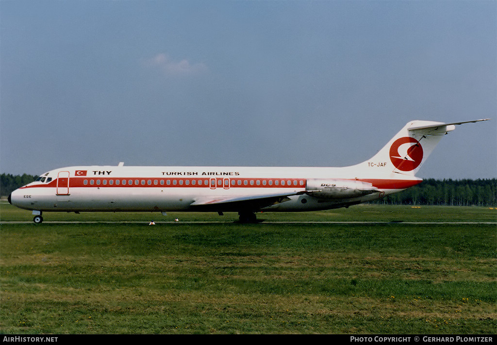 Aircraft Photo of TC-JAF | McDonnell Douglas DC-9-32 | Turkish Airlines | AirHistory.net #641560