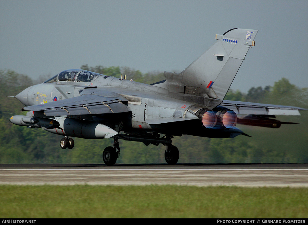 Aircraft Photo of ZA554 | Panavia Tornado GR4 | UK - Air Force | AirHistory.net #641561