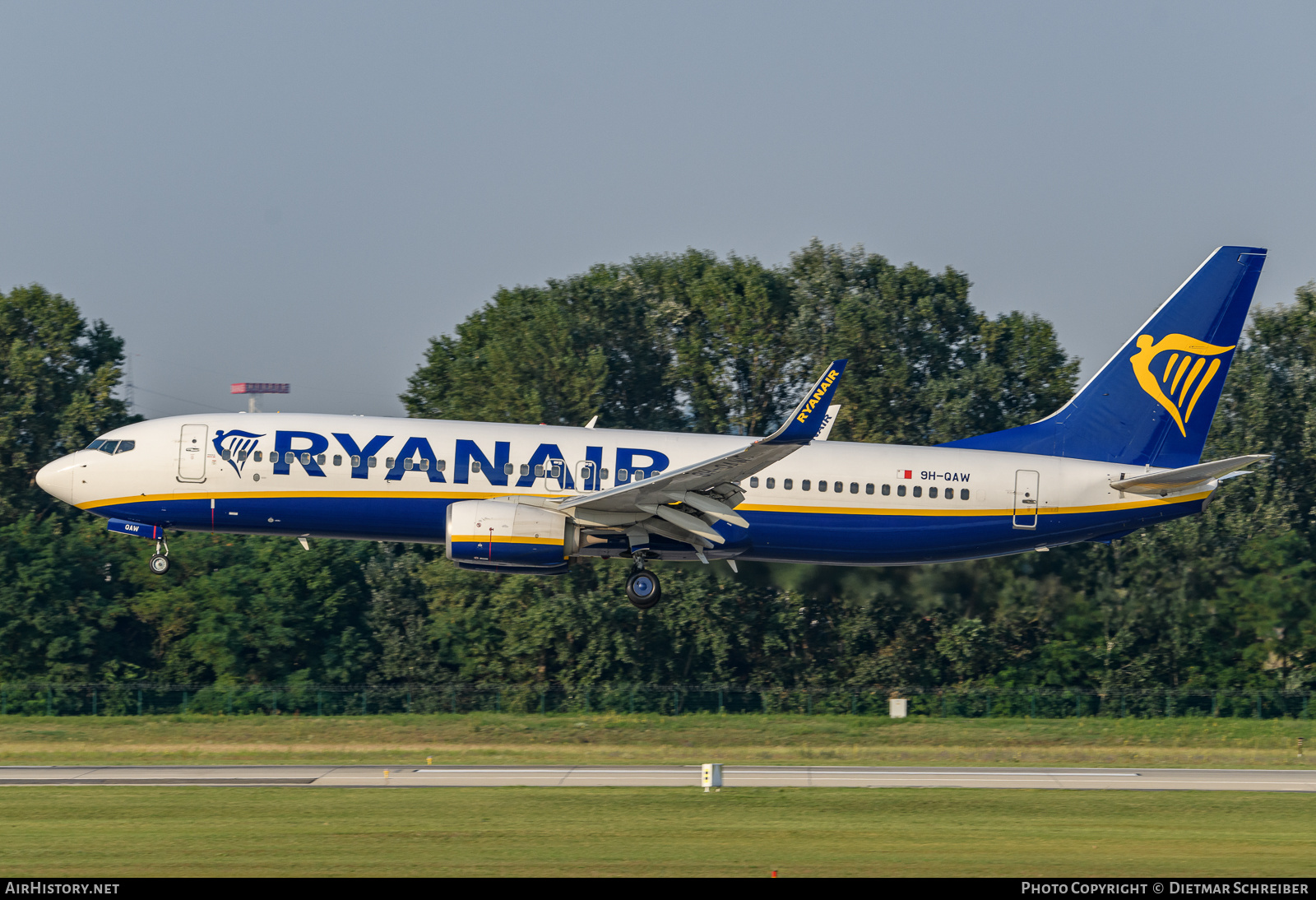 Aircraft Photo of 9H-QAW | Boeing 737-8AS | Ryanair | AirHistory.net #641612