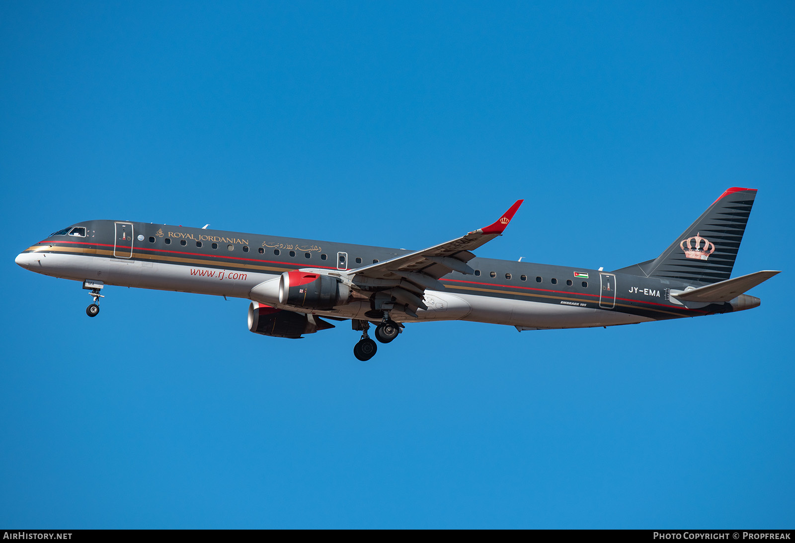 Aircraft Photo of JY-EMA | Embraer 195LR (ERJ-190-200LR) | Royal Jordanian Airlines | AirHistory.net #641804