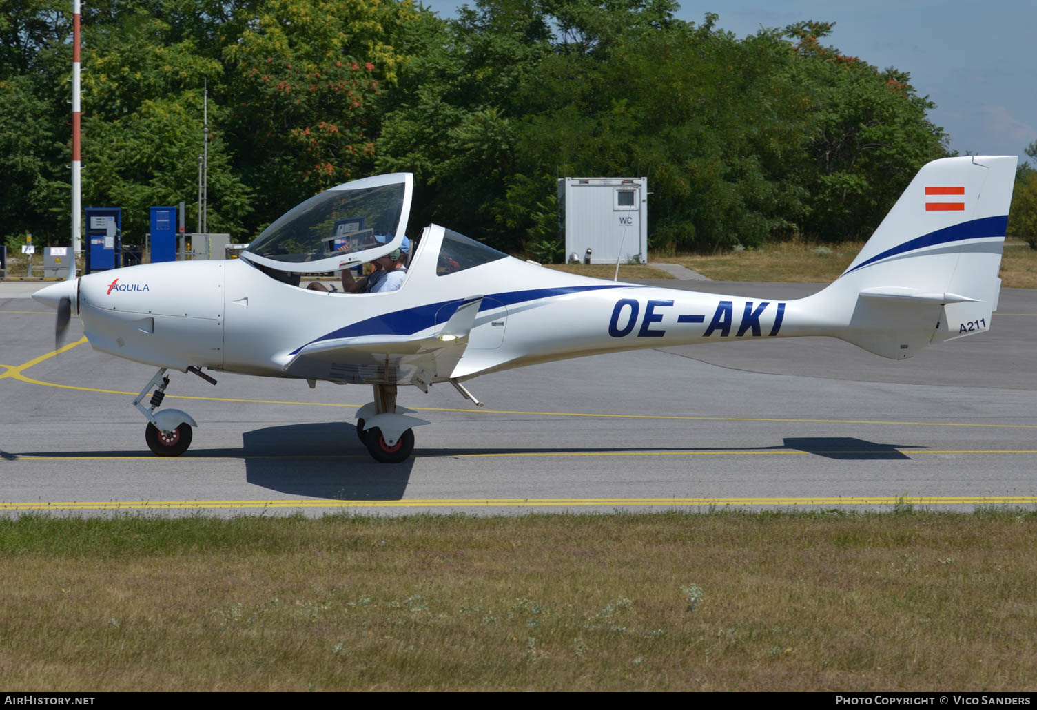 Aircraft Photo of OE-AKI | Aquila AT01 A211 | AirHistory.net #641864