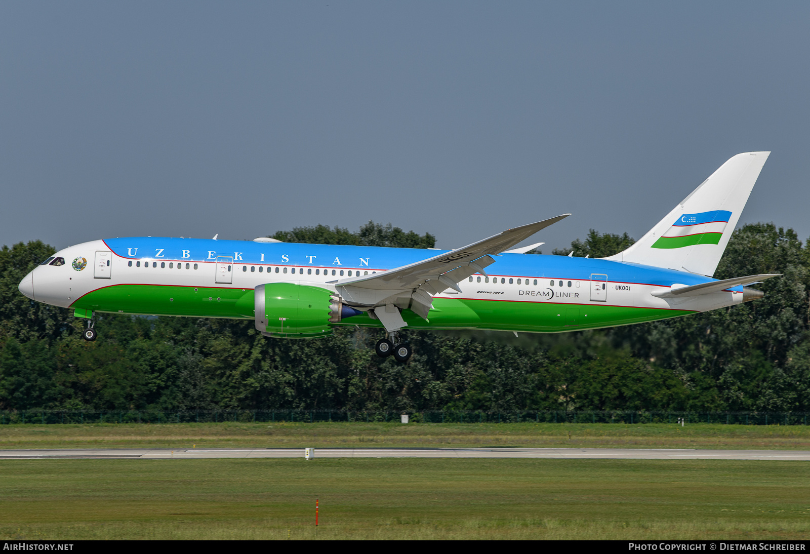 Aircraft Photo of UK001 | Boeing 787-8 Dreamliner | Uzbekistan - Government | AirHistory.net #641894