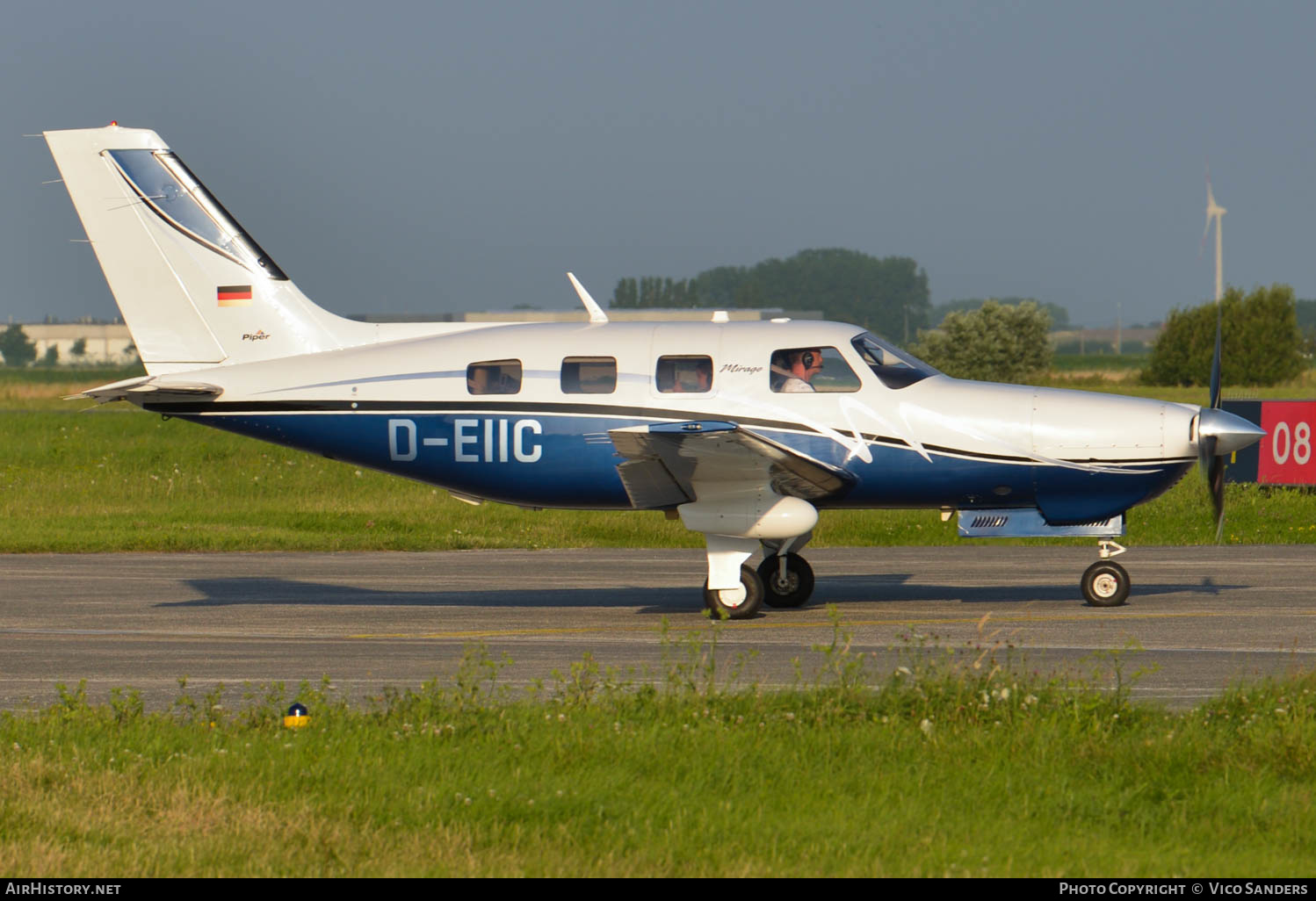 Aircraft Photo of D-EIIC | Piper PA-46-350P Malibu Mirage | AirHistory.net #642161